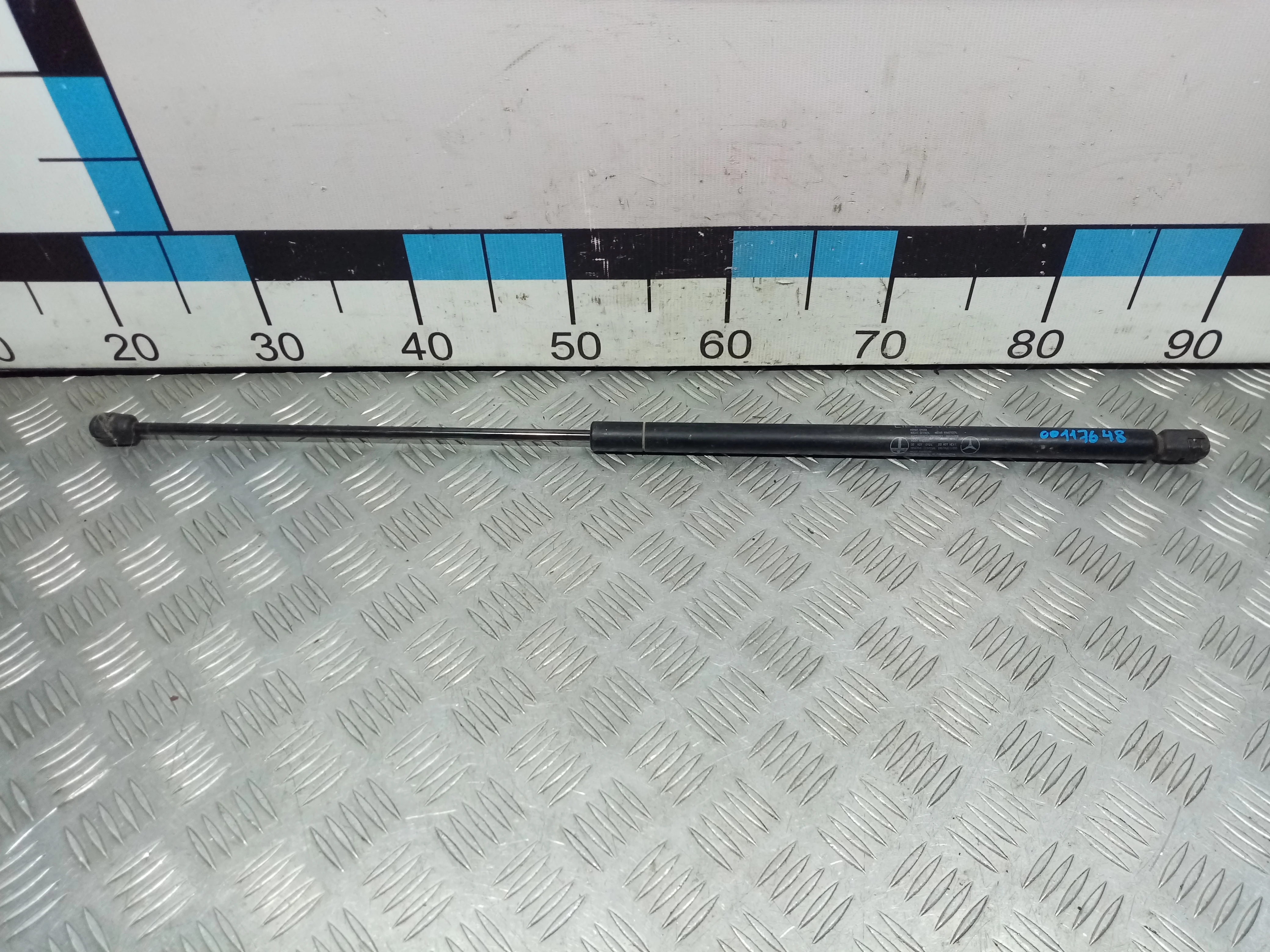 [Б/У] Амортизатор капота Mercedes Benz [Код: 00407015 ]