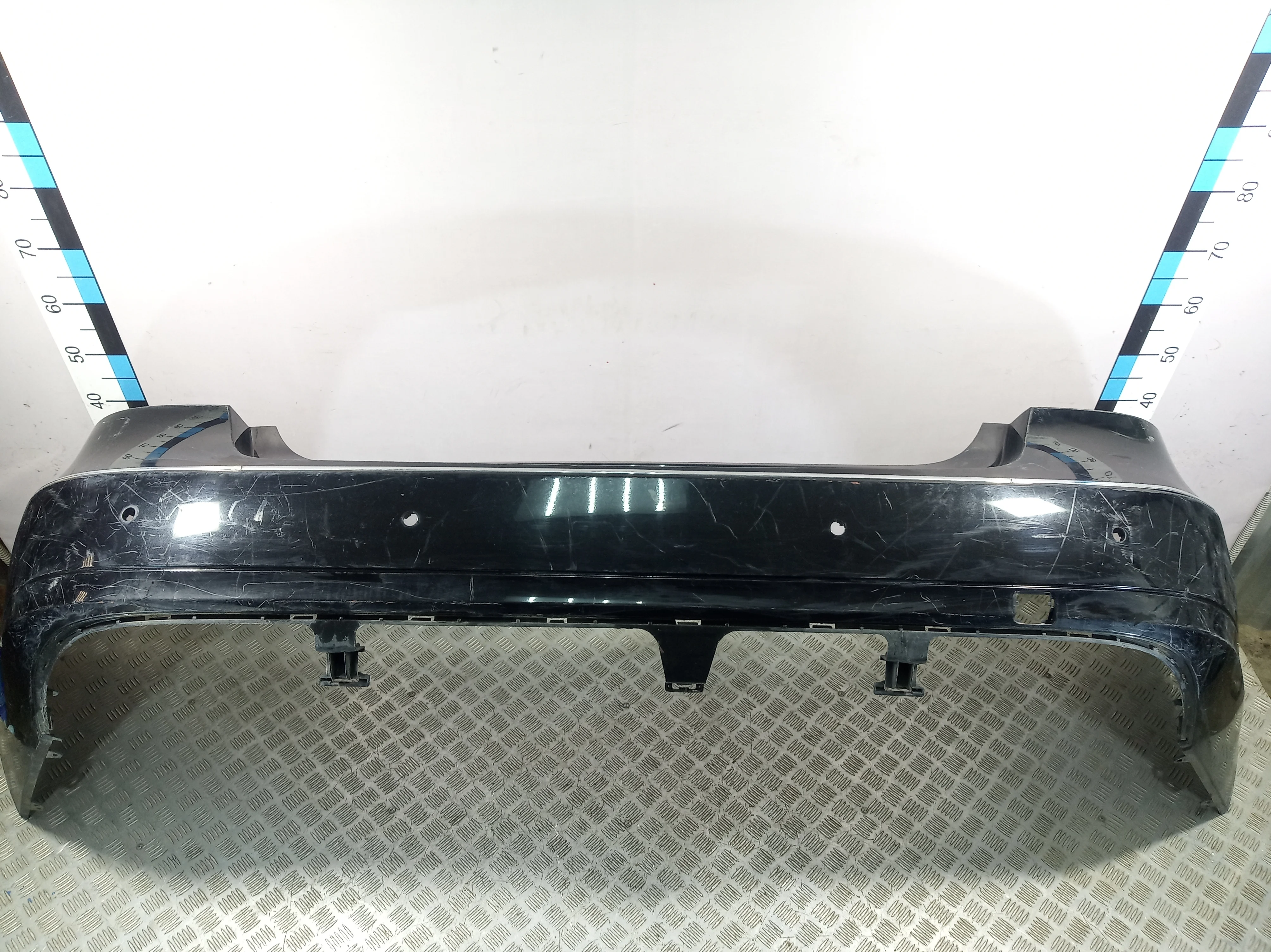 [Б/У] Бампер задний под парктроник MB W212 - Небольшая вмятина справа [Незначительные дефекты] [Код: 00403090 ]