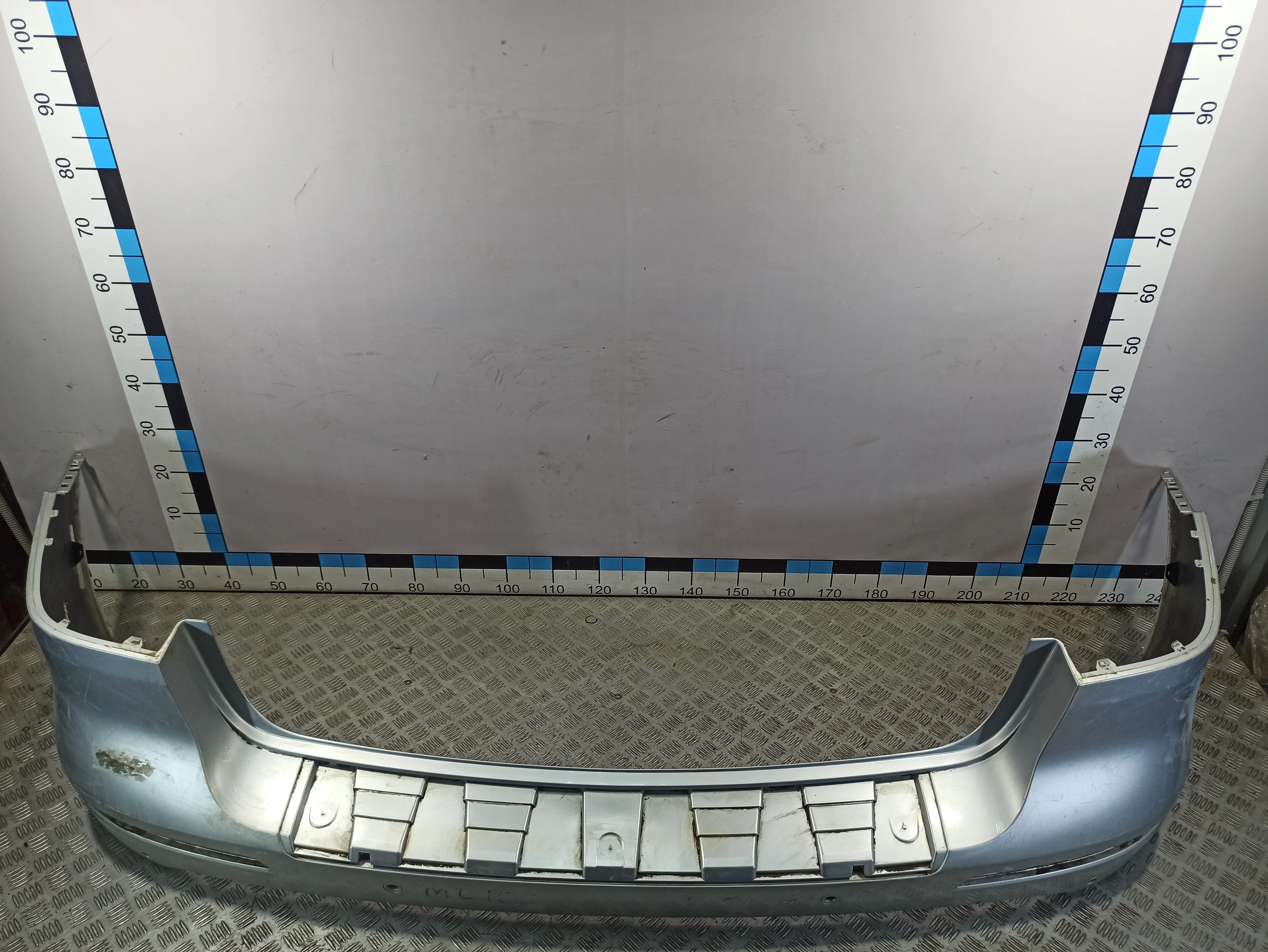 [Б/У] Бампер задний под парктроники MB W166 - отломано часть левого бокового крепления(брекеты) [Незначительные дефекты] [Код: 00401782 ]