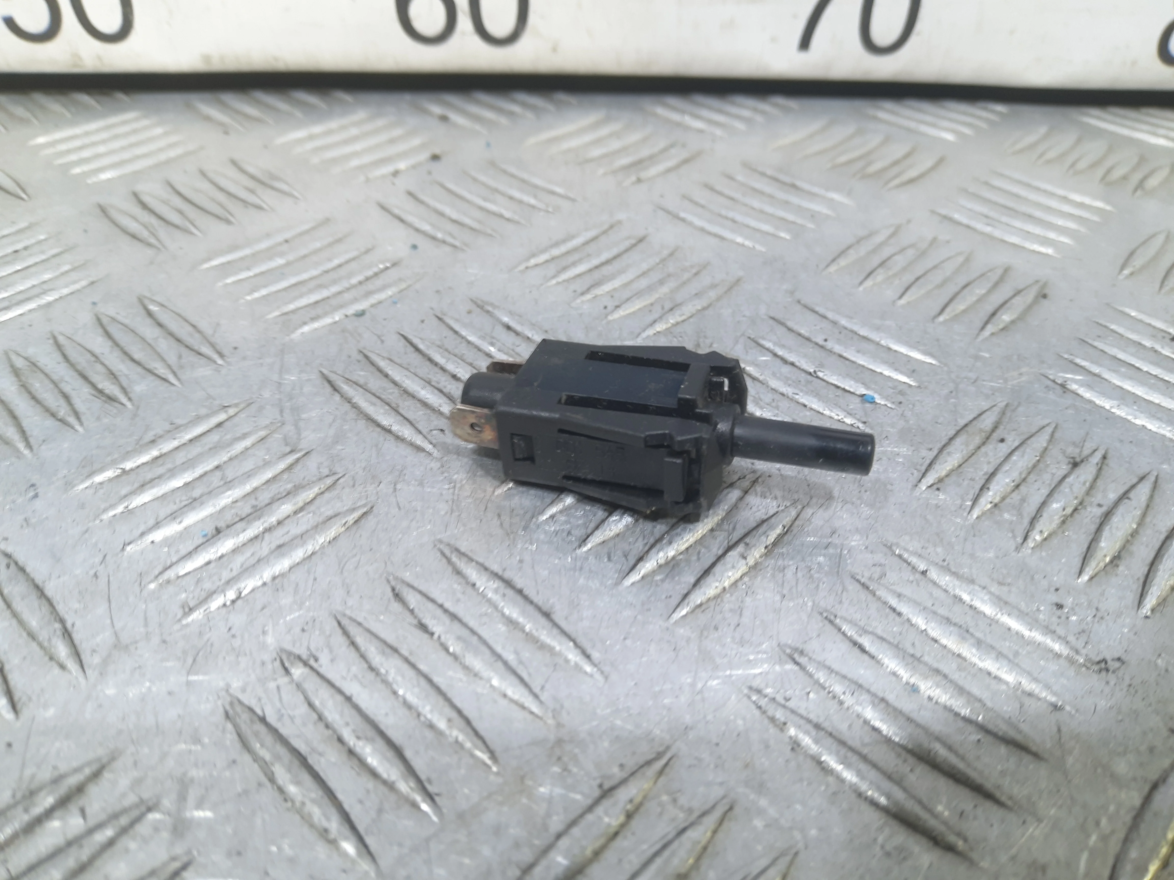 [Б/У] Датчик включения стоп-сигнала [Код: 00507148 ]