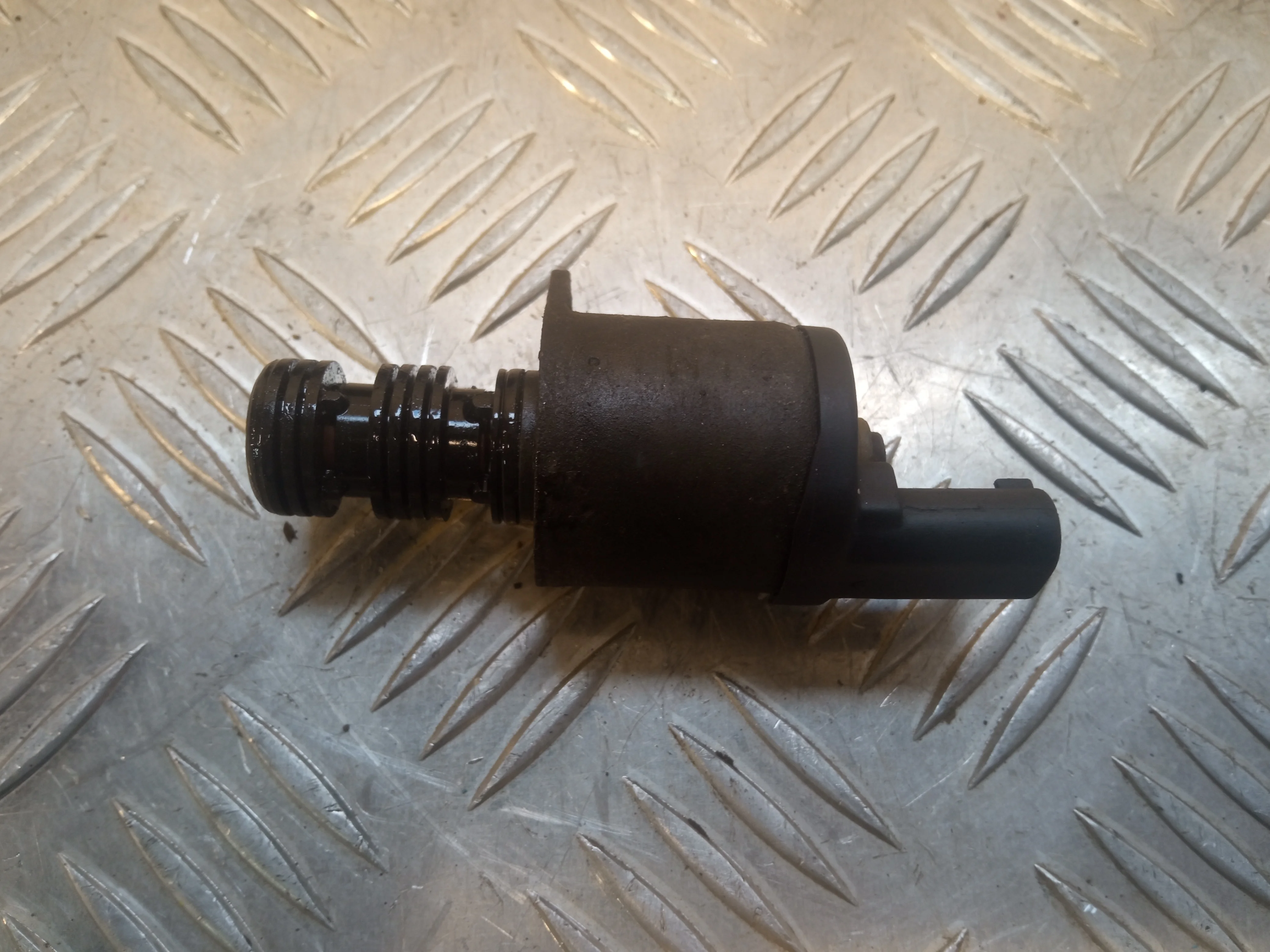 [Б/У] Клапан электромагнитный изменения фаз ГРМ [Код: 00353839 ]