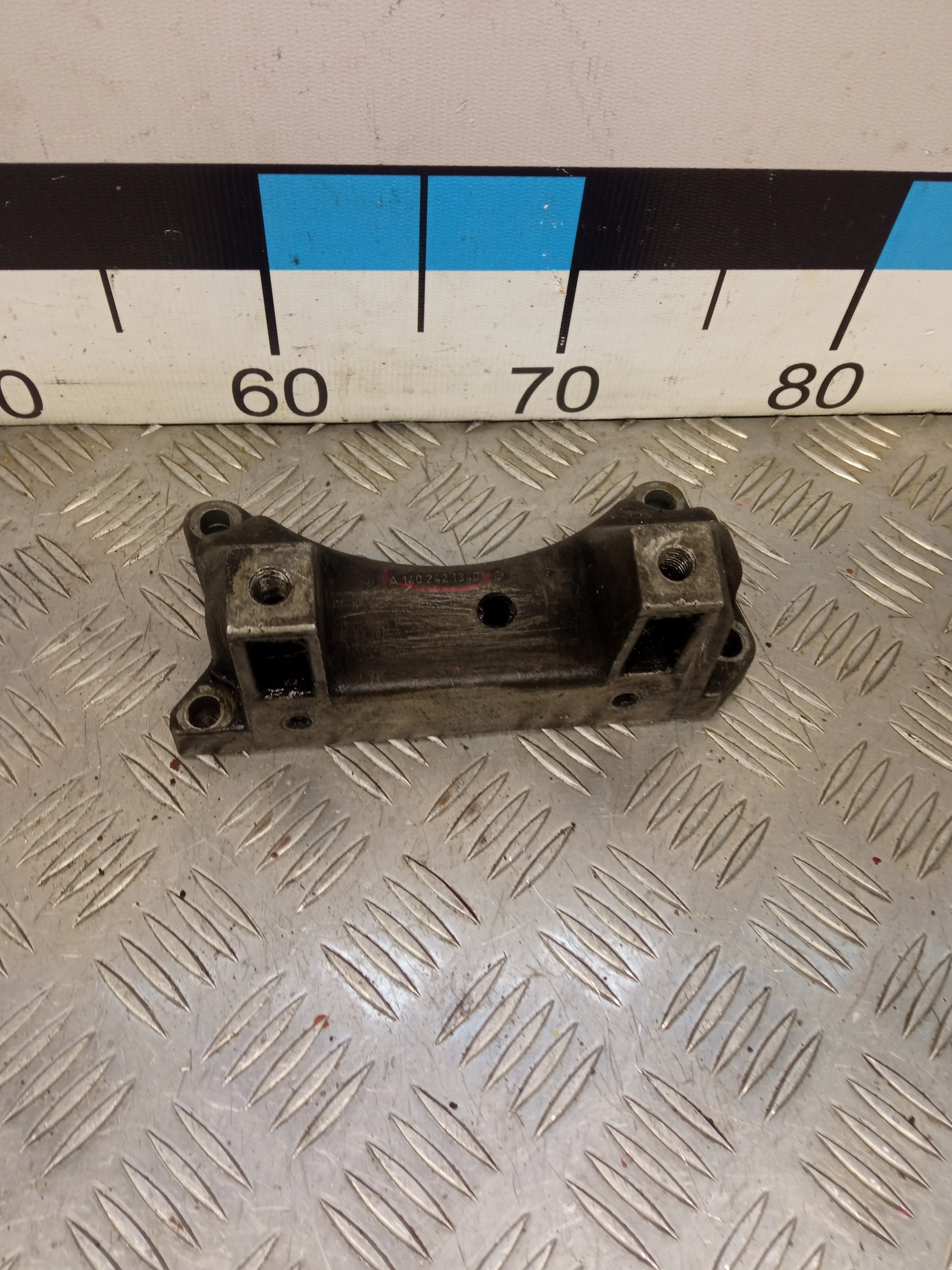 [Б/У] Кронштейн КПП задний [Код: 00363678 ]