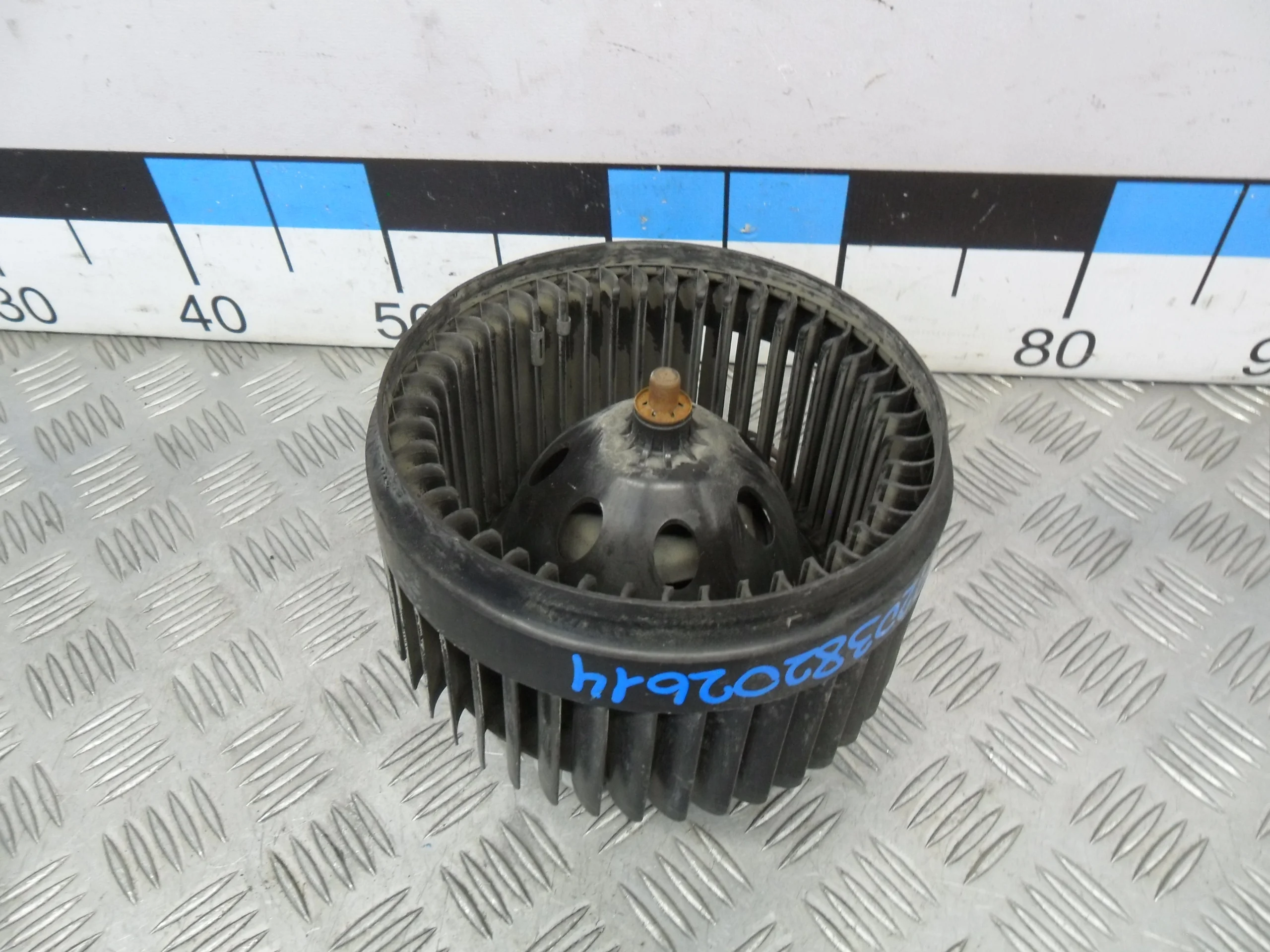 [Б/У] Моторчик отопителя без кронштейна [Код: 00360417 ]