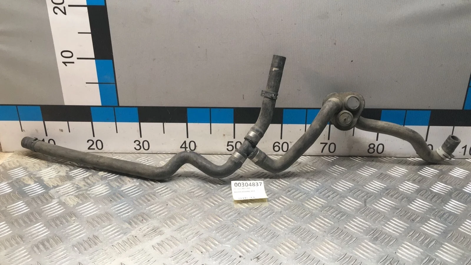 [Б/У] Патрубок отопителя Mercedes Benz W220 1998-2005 [Код: 00312586 ]