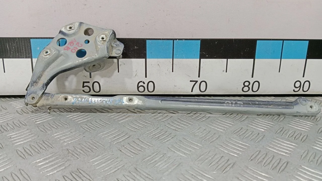 [Б/У] Петля капота левая MB [Код: 00386633 ]