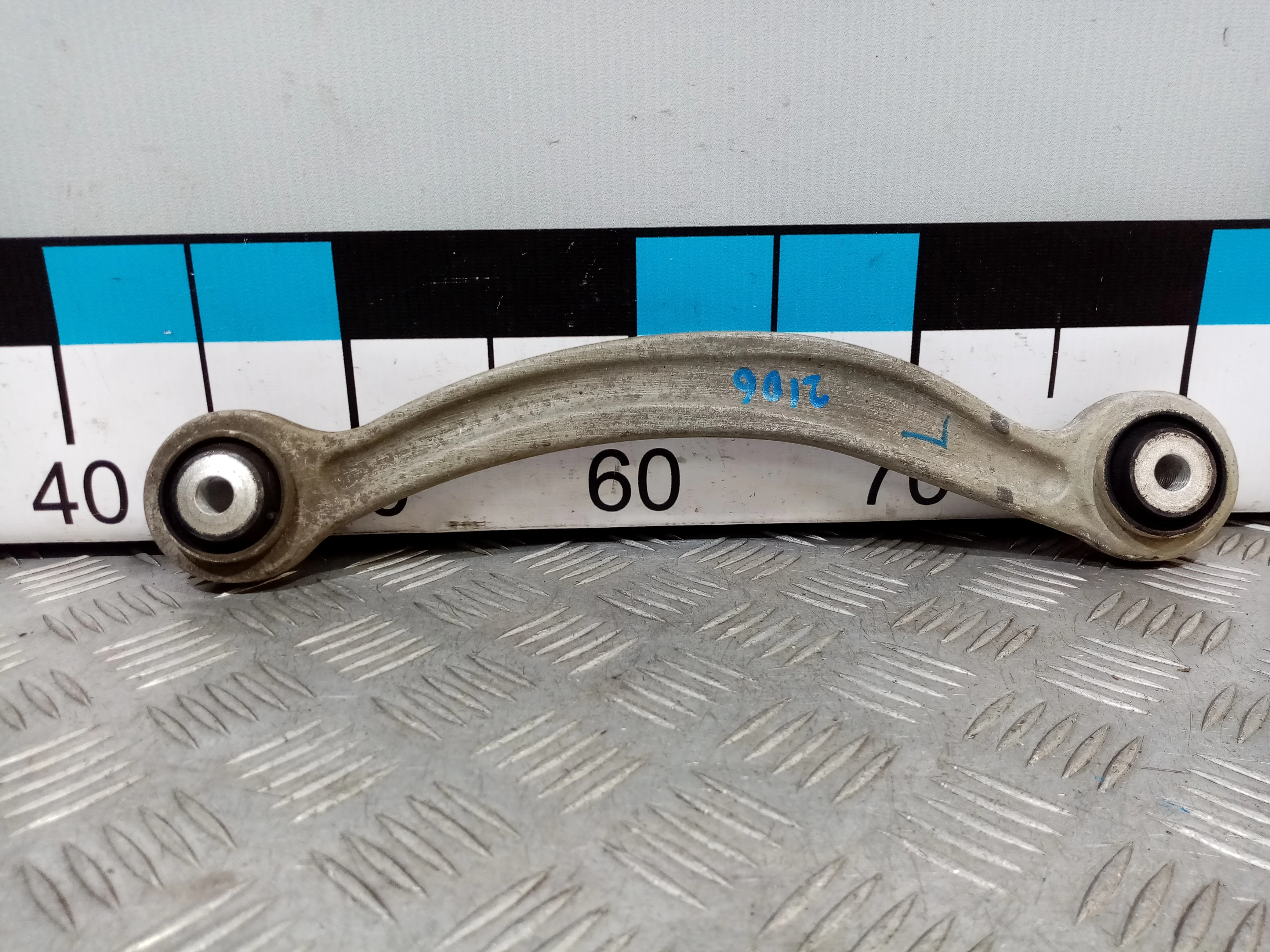 [Б/У] Рычаг задний верхний левый передний [Код: 00413112 ]