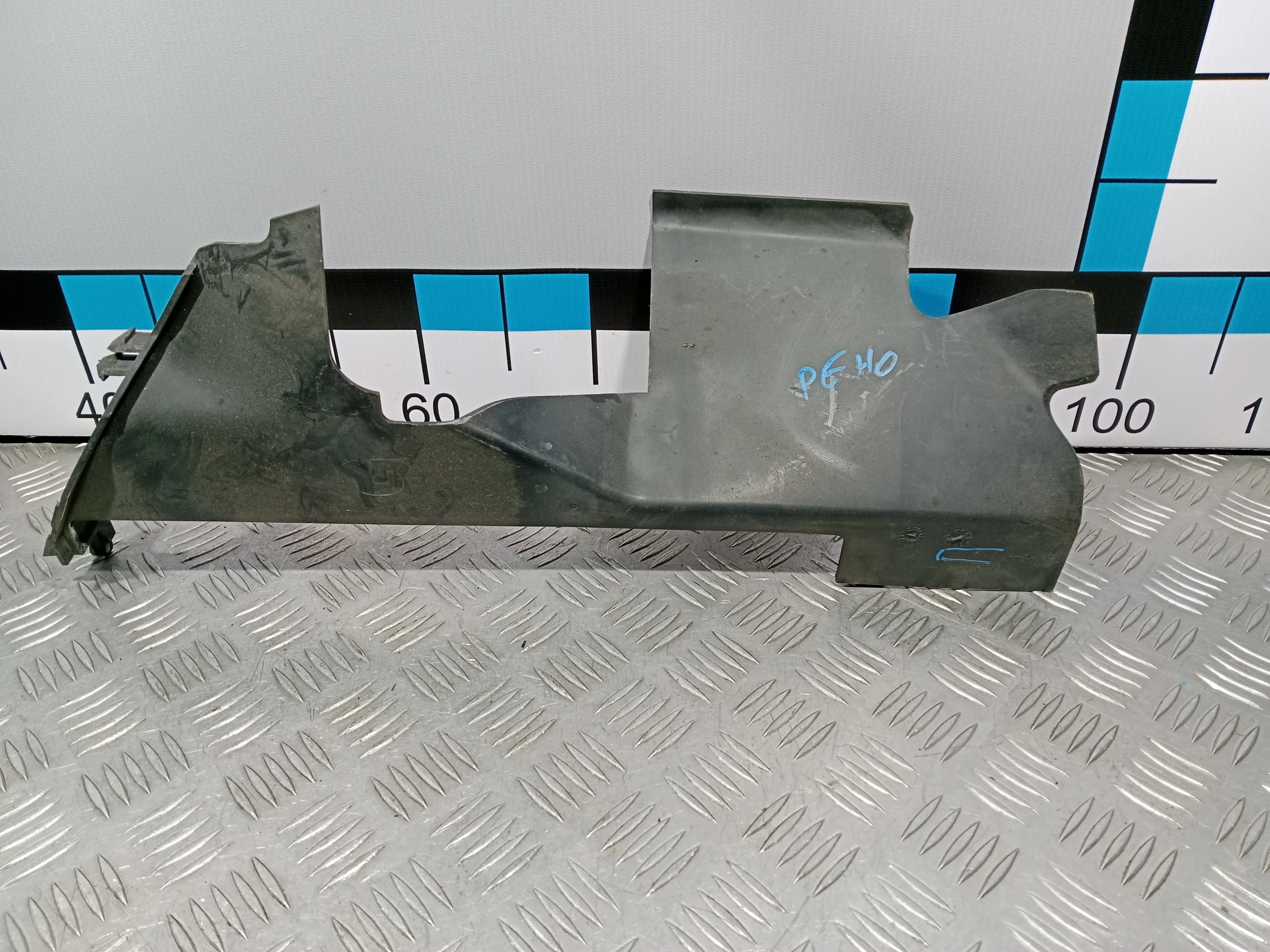 [Б/У] Воздуховод радиатора левый Renault Megane [Код: 00410845 ]