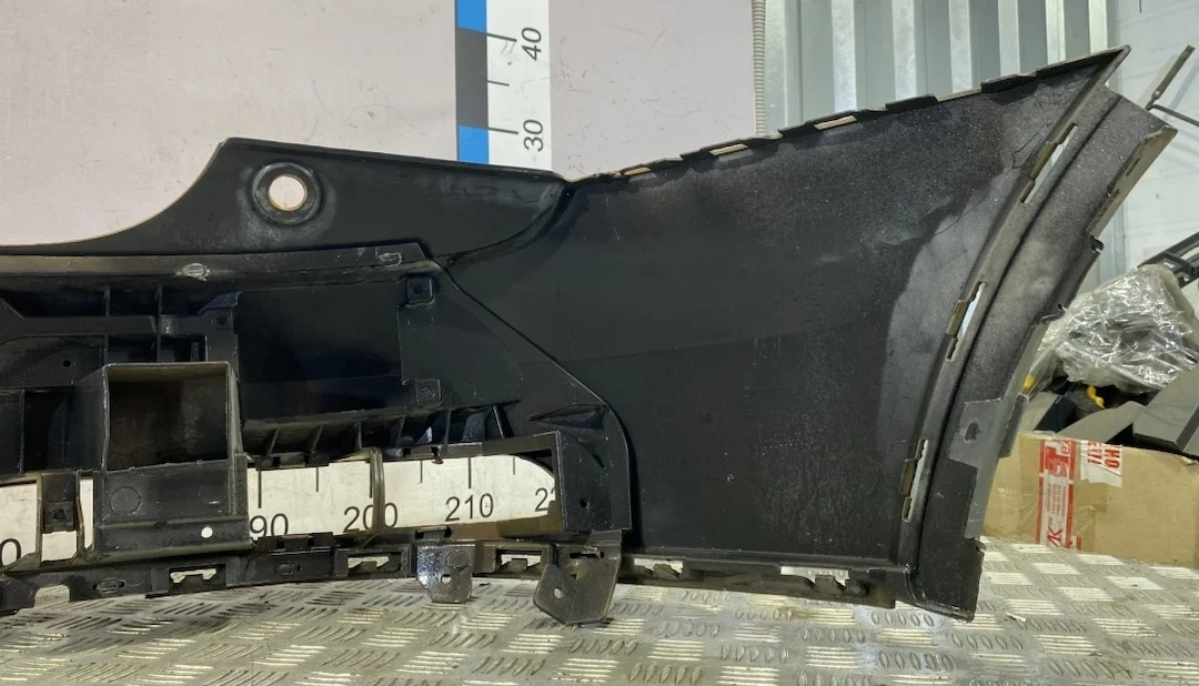 [Б/У] Бампер задний Audi Q3 (8U) 2015-2018 - скол крепления [Незначительные дефекты] [Код: 00311489 ]