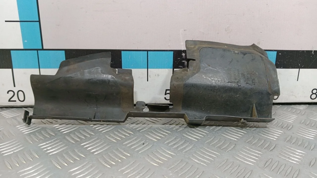 [Б/У] Воздуховод радиатора правый Audi A3 8PA [Код: 00399973 ]