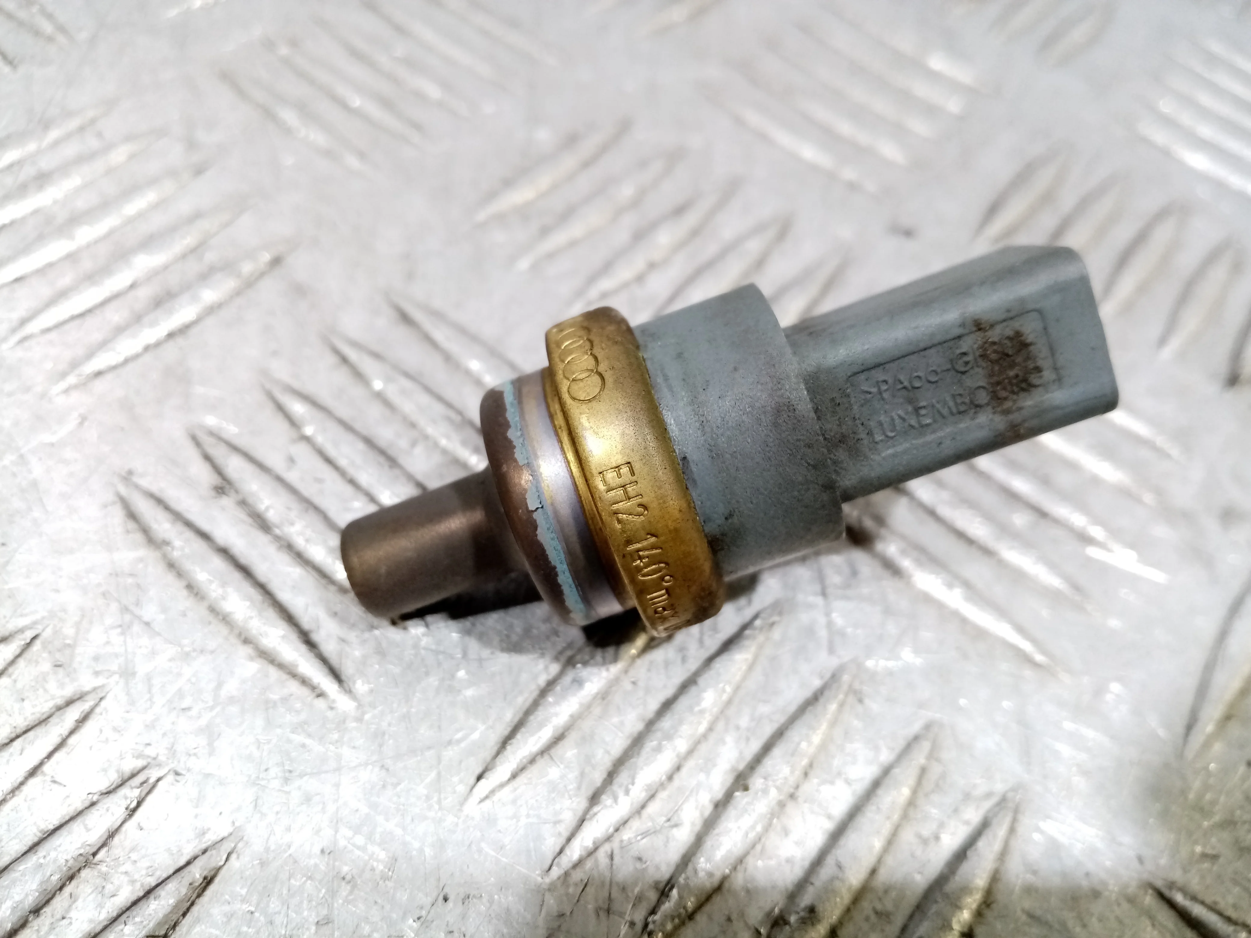 [Б/У] Датчик температуры охлаждающей жидкости [Код: 00505204 ]