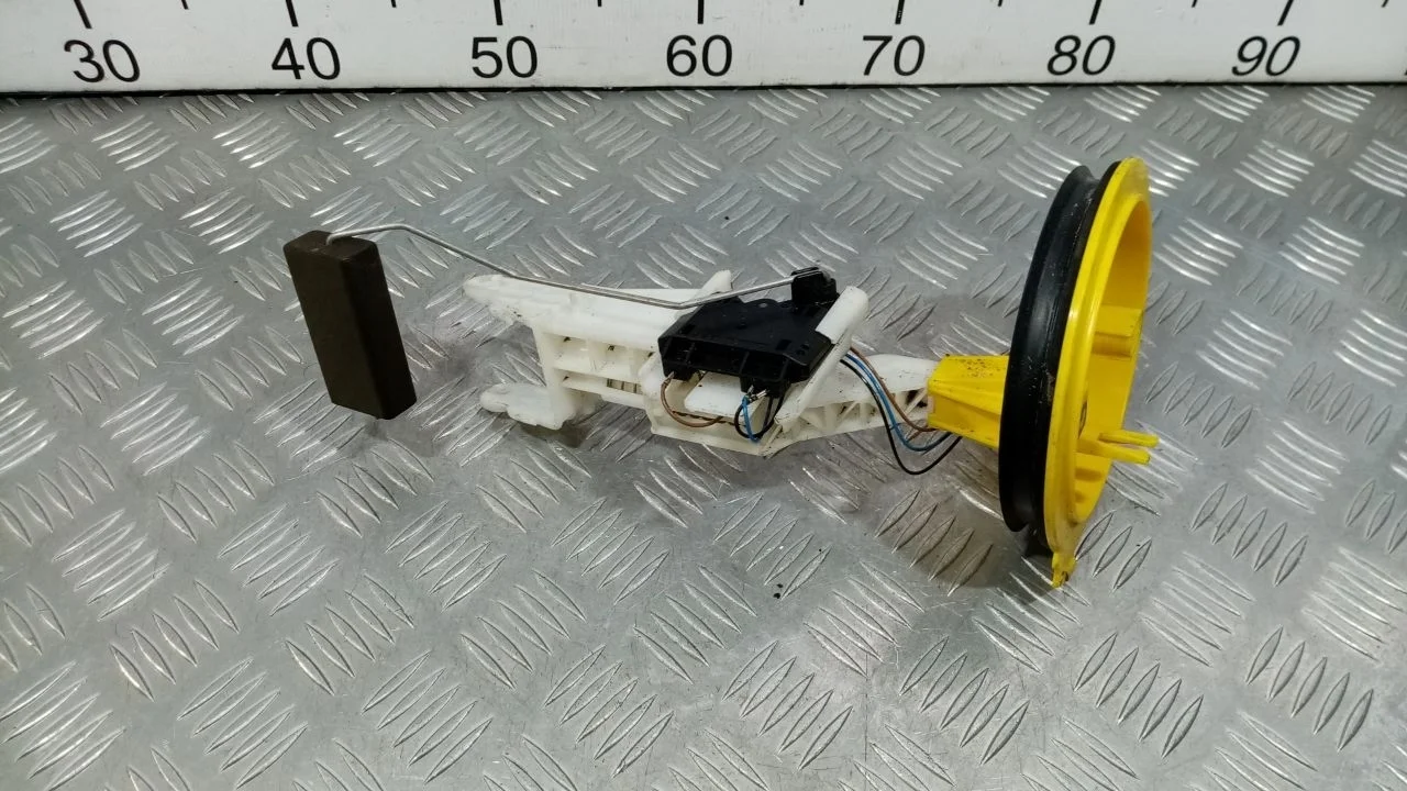 [Б/У] Датчик уровня топлива Шкода Суперб [Код: 00377253 ]