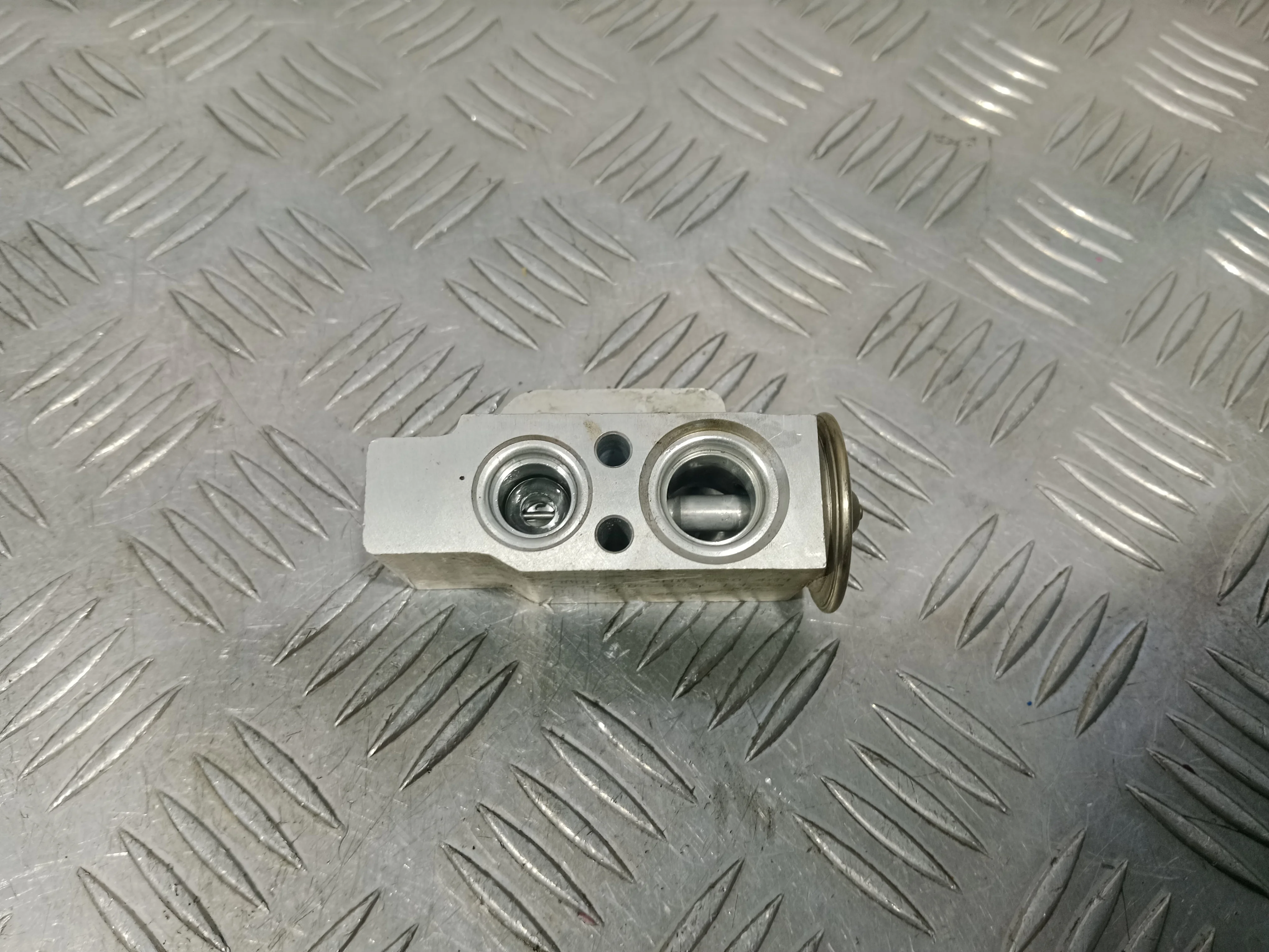 [Б/У] Клапан кондиционера Audi A8 4H 2010-2018 [Код: 00476510 ]