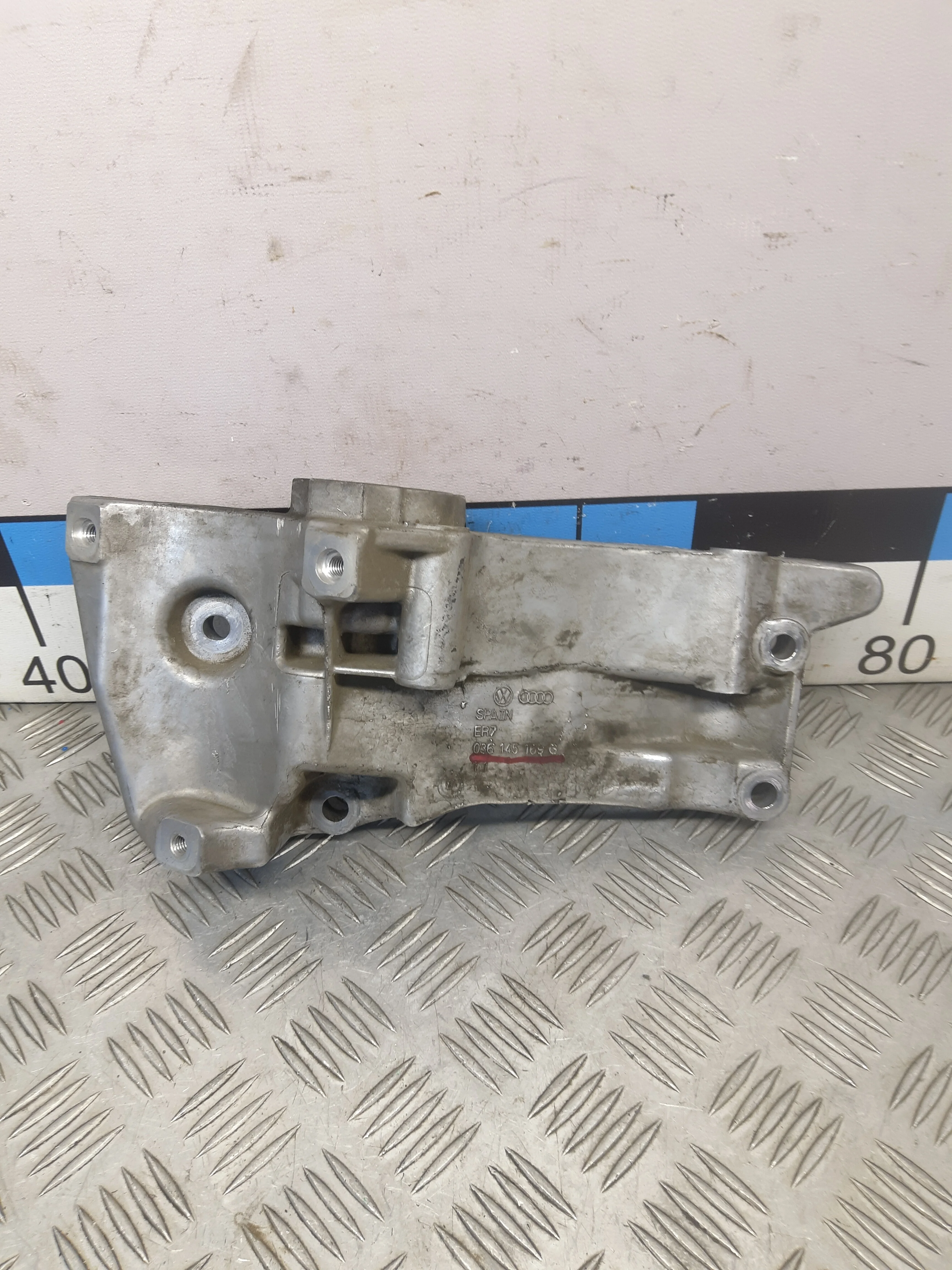 [Б/У] Кронштейн генератора [Код: 00366079 ]