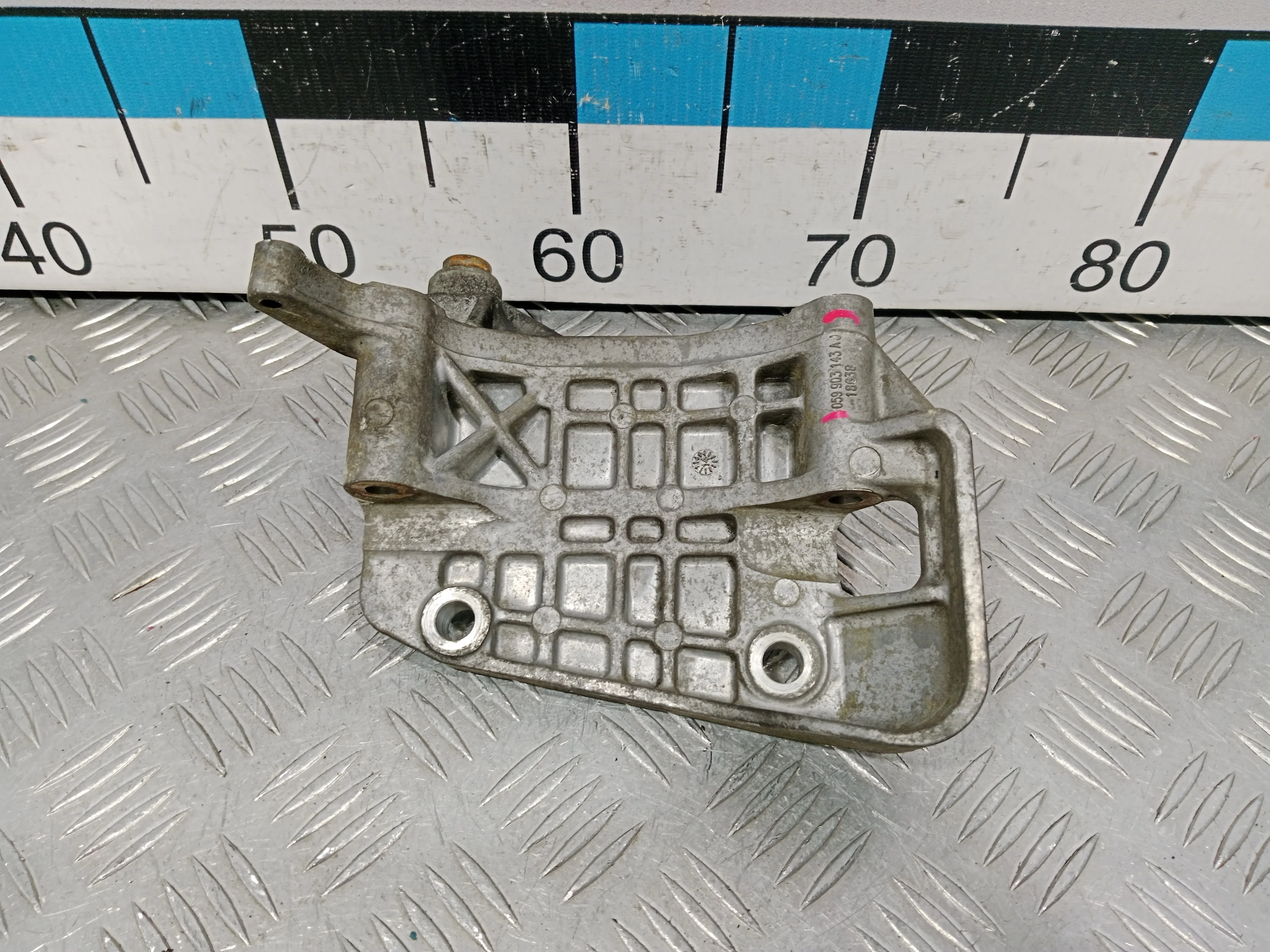 [Б/У] Кронштейн генератора [Код: 00506611 ]