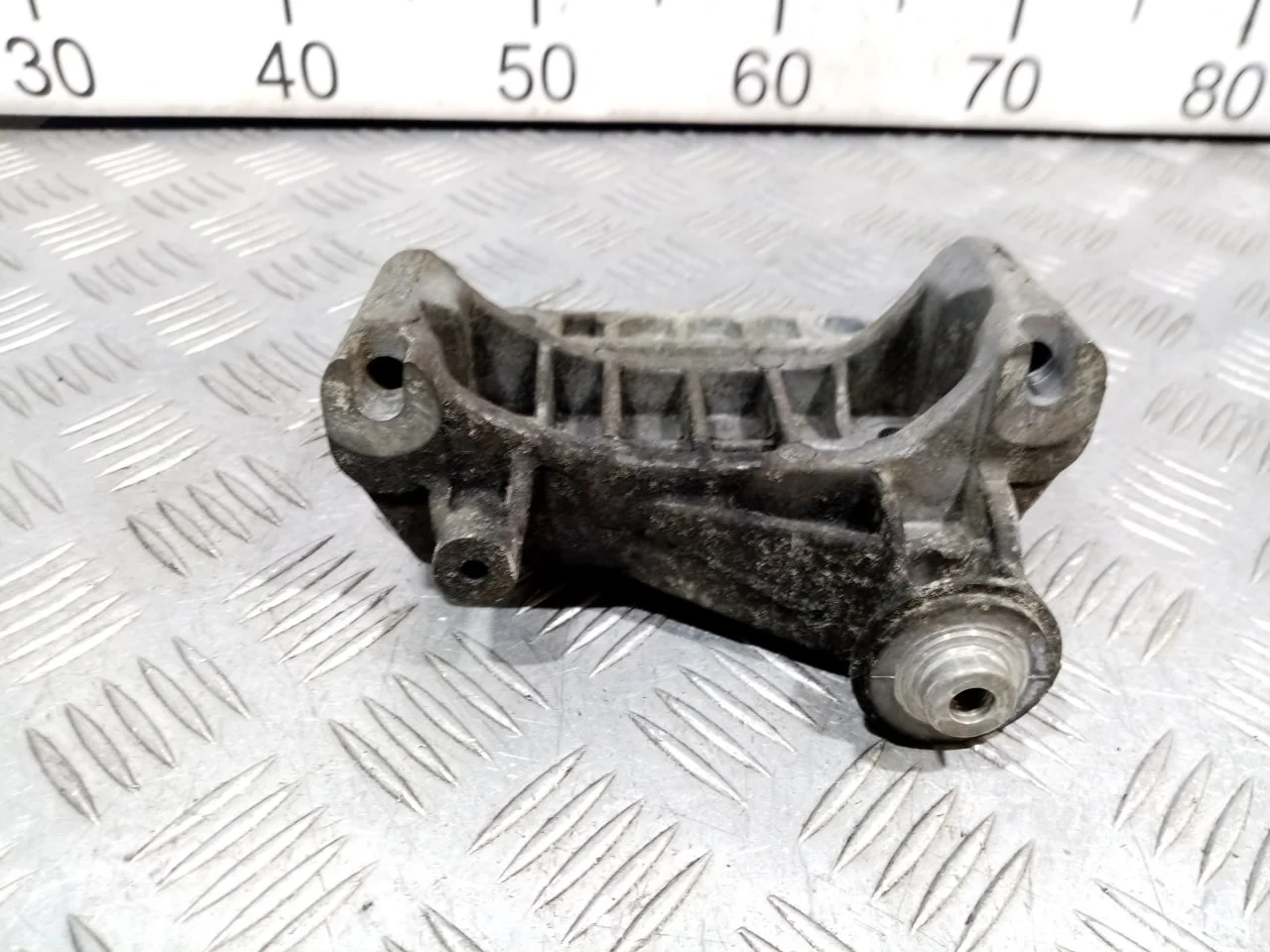 [Б/У] Кронштейн генератора [Код: 00507854 ]