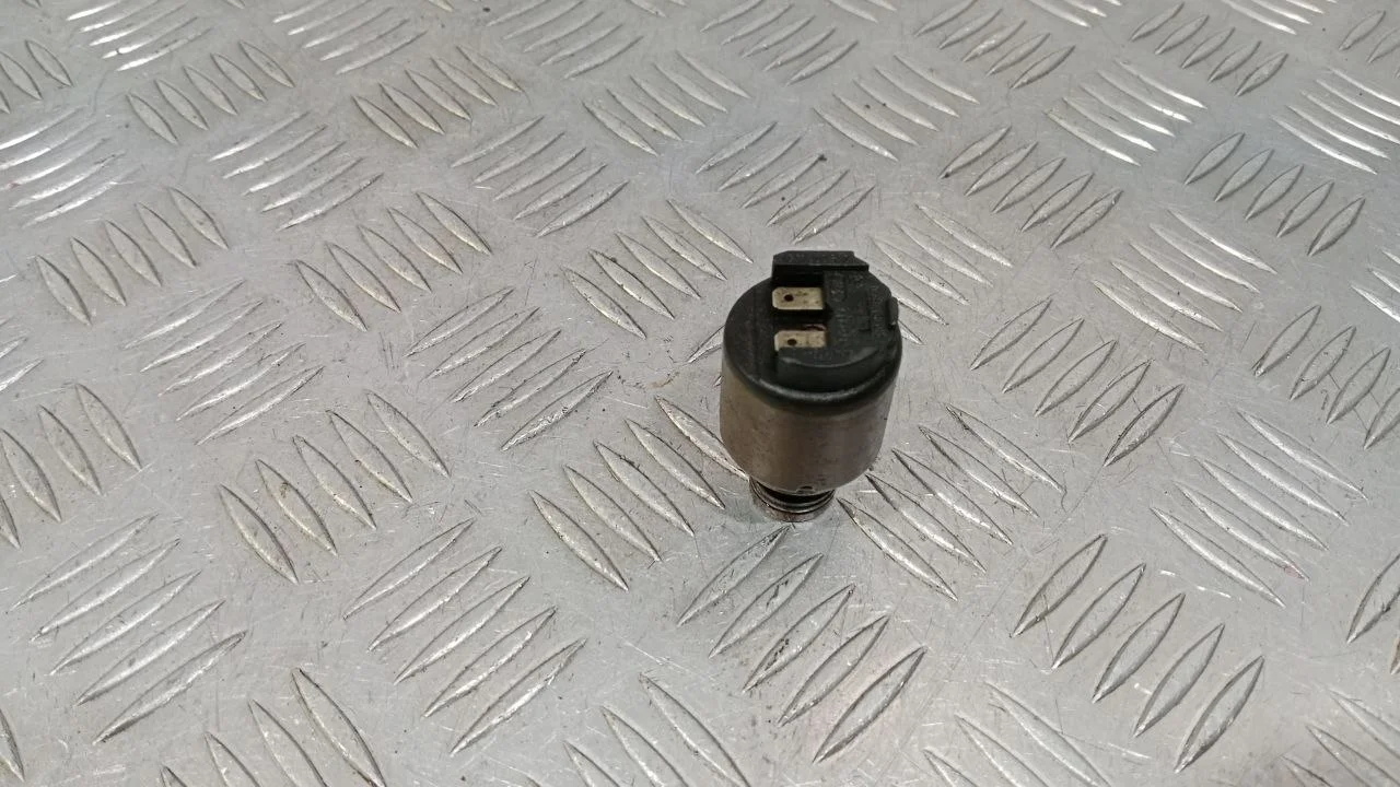 [Б/У] Кронштейн радиатора нижний [Код: 00401492 ]