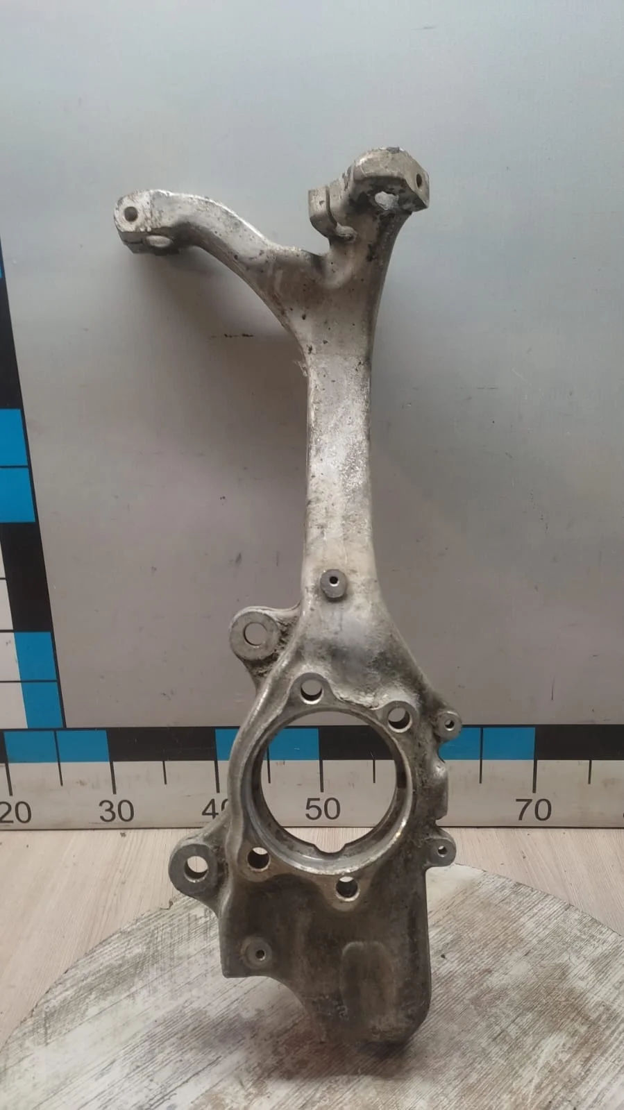 [Б/У] Кулак поворотный передний правый [Код: 00406491 ]