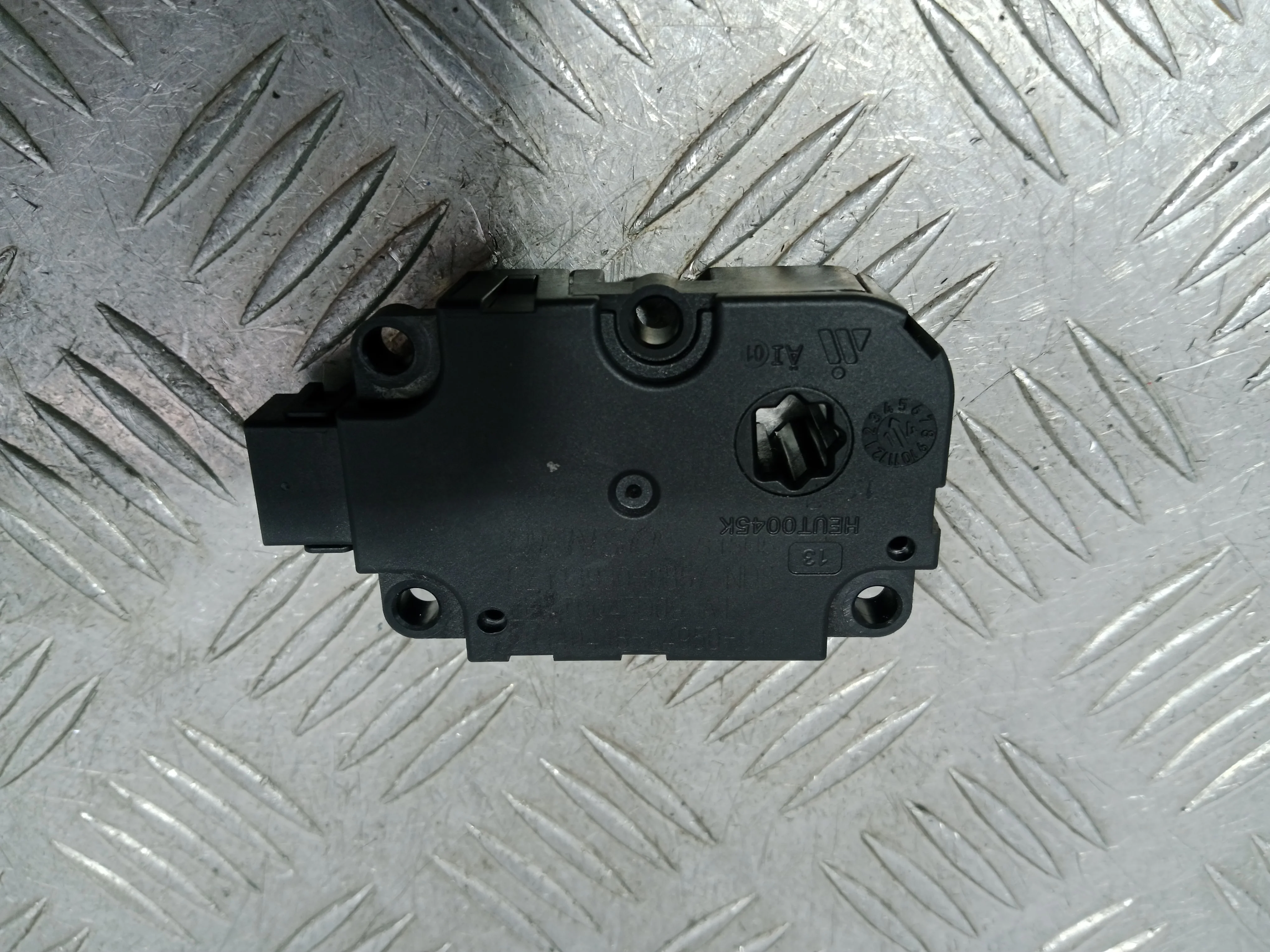 [Б/У] Моторчик заслонки отопителя Audi A8 2010-2018 [Код: 00491774 ]