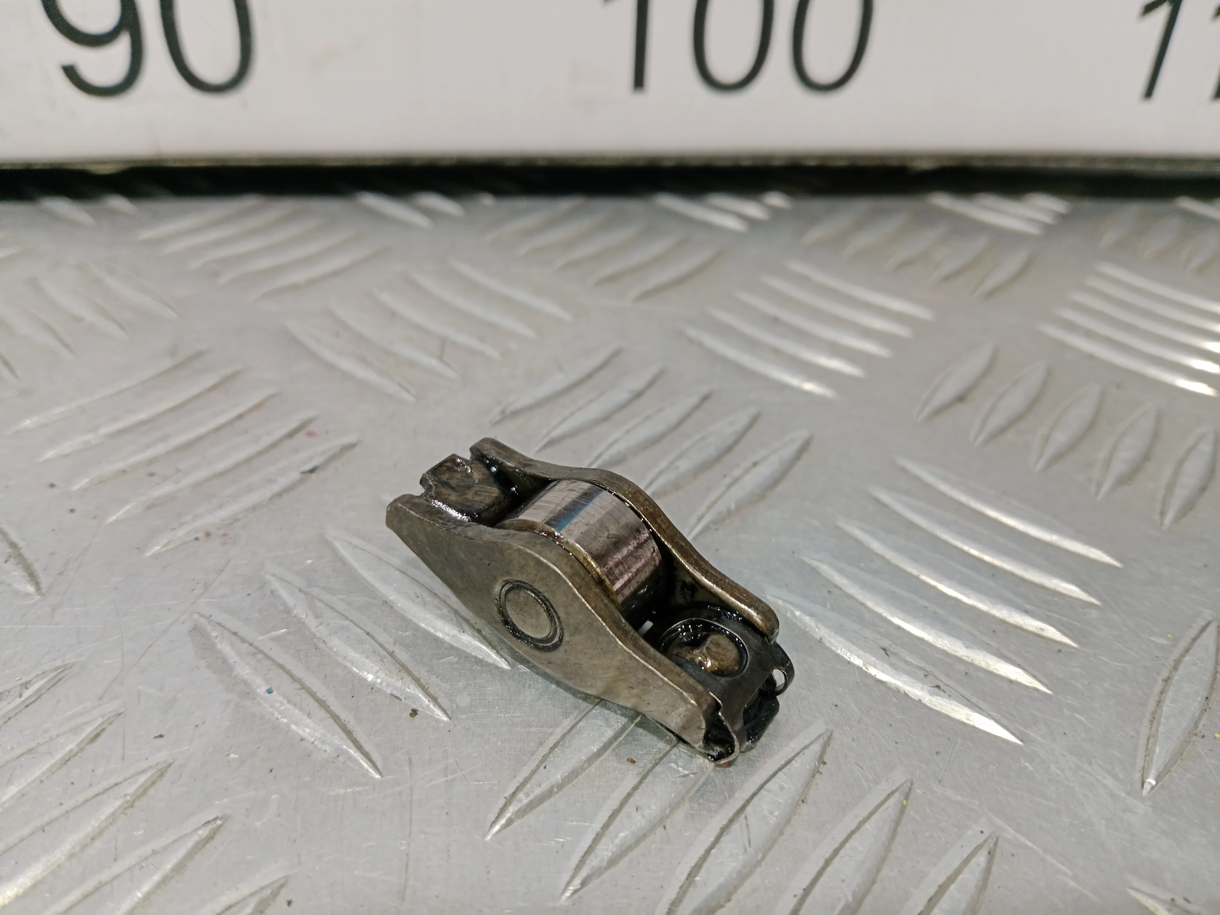 [Б/У] Рокер Audi Skoda Volkswagen Porsche [Код: 00500180 ]