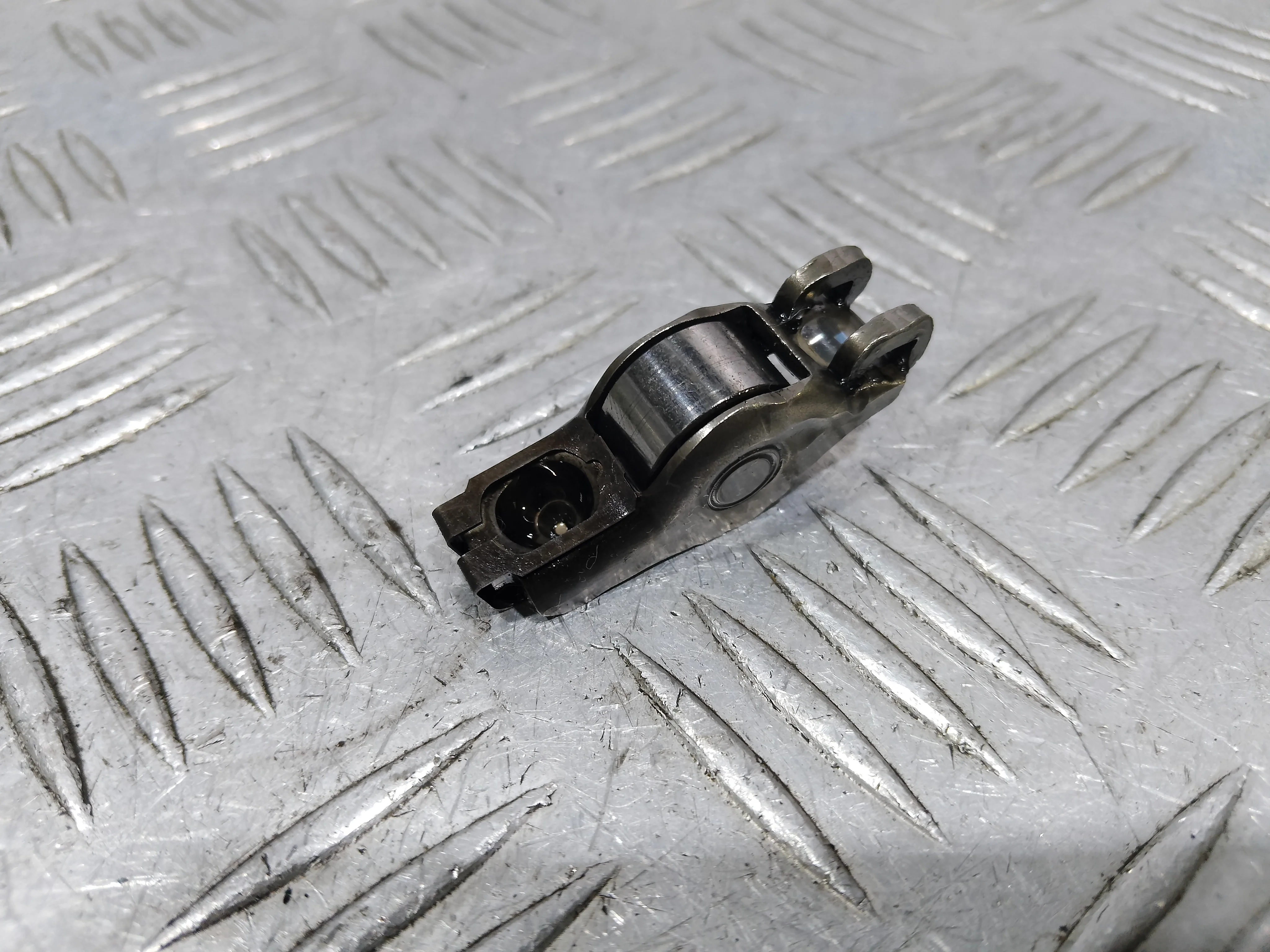 [Б/У] Рокер Audi Skoda Volkswagen Porsche [Код: 00506251 ]