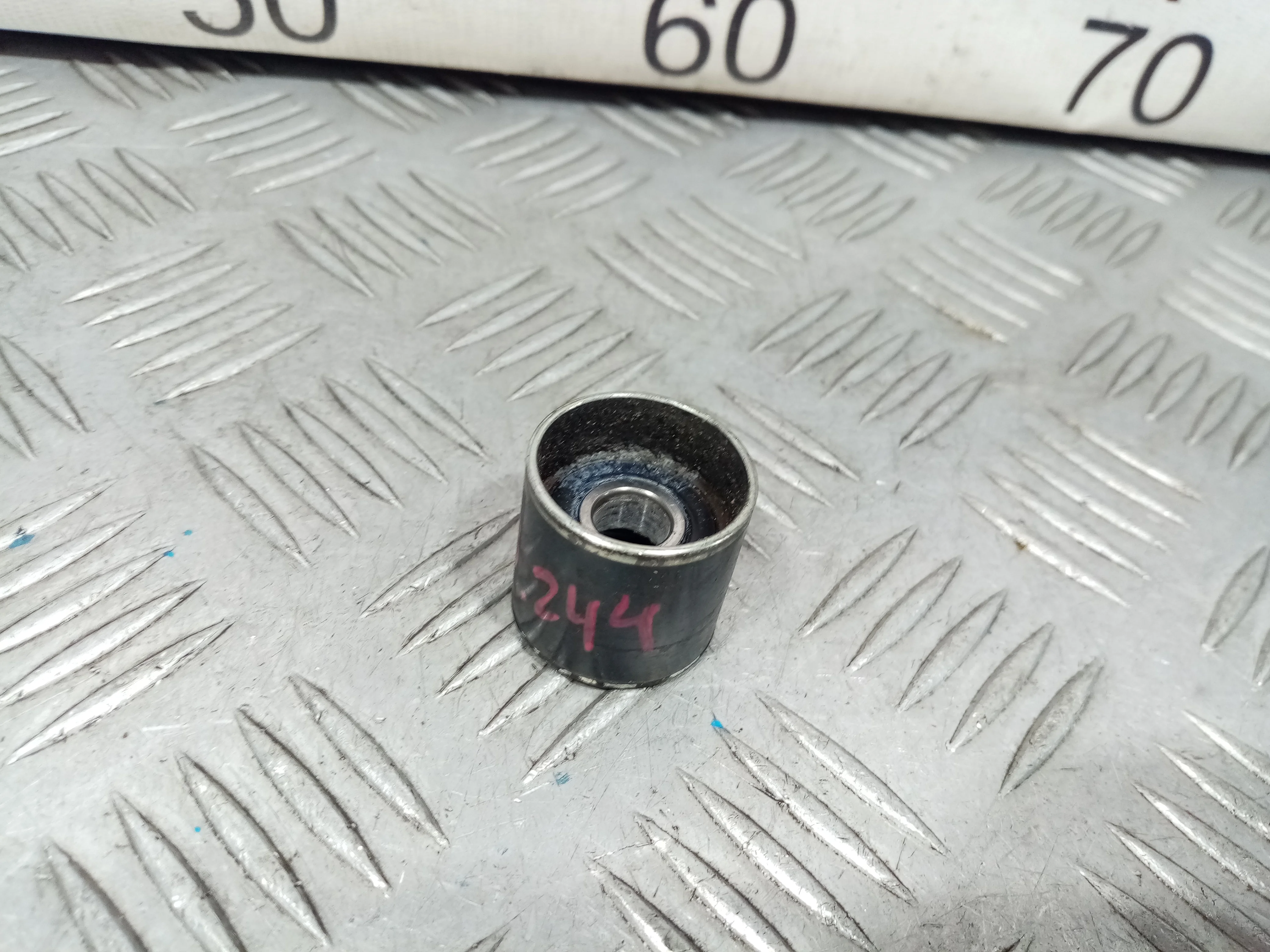 [Б/У] Ролик дополнительный ремня ГРМ Audi VW Skoda Seat [Код: 00399536 ]