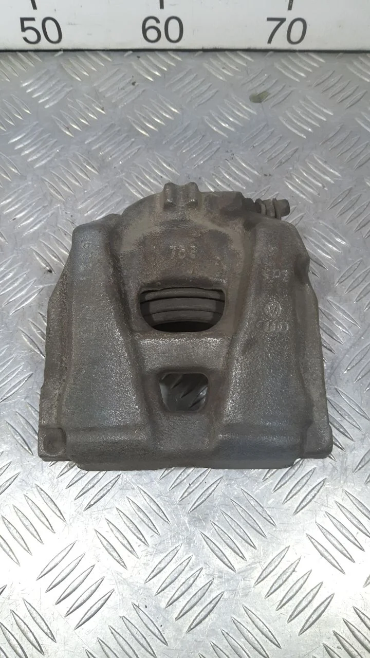 [Б/У] Суппорт тормозной передний правый Audi A4 [Код: 00374221 ]