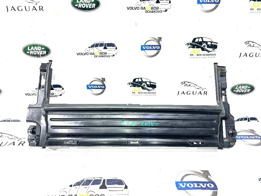 Дефлектор радиатора  нижний Volvo V40 2012-2016 V40 II (2012—2016)