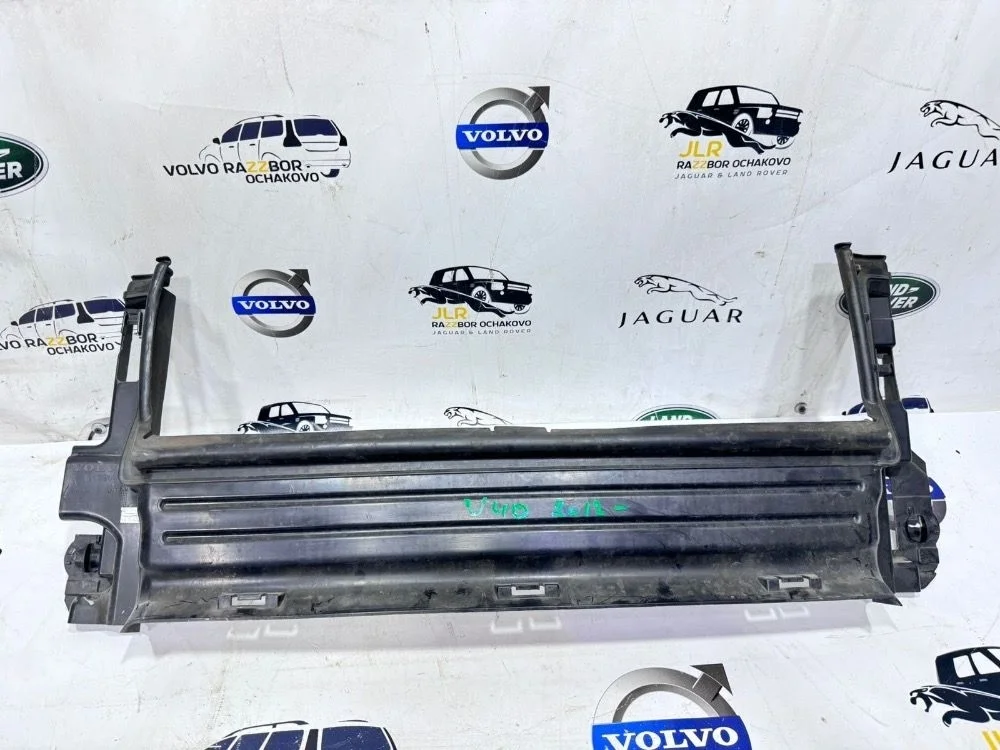 Дефлектор радиатора Volvo V40 2012-2016 V40 II (2012—2016)