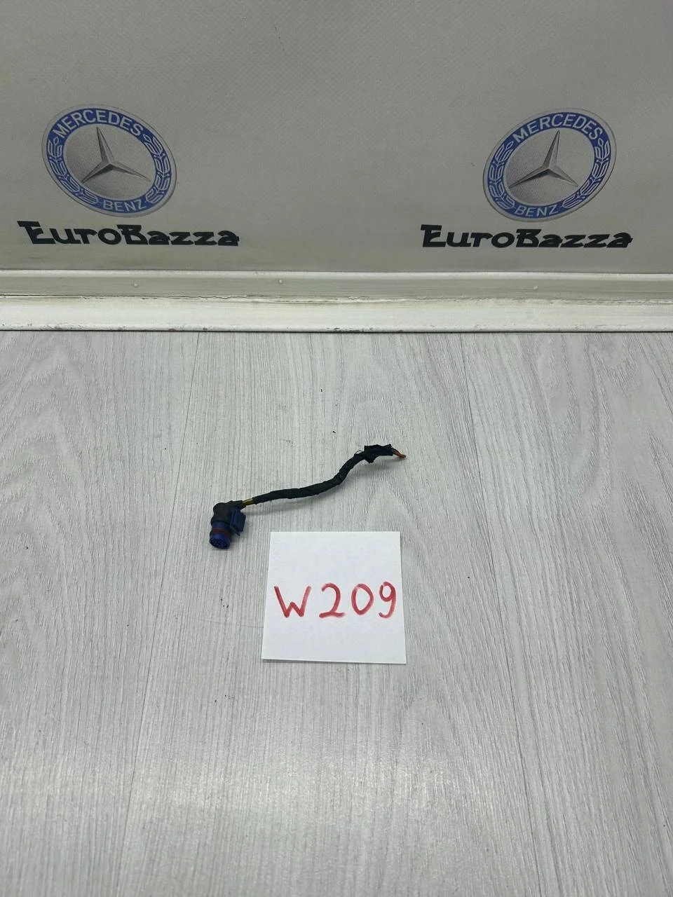 Штекер парктроника Mercedes W209