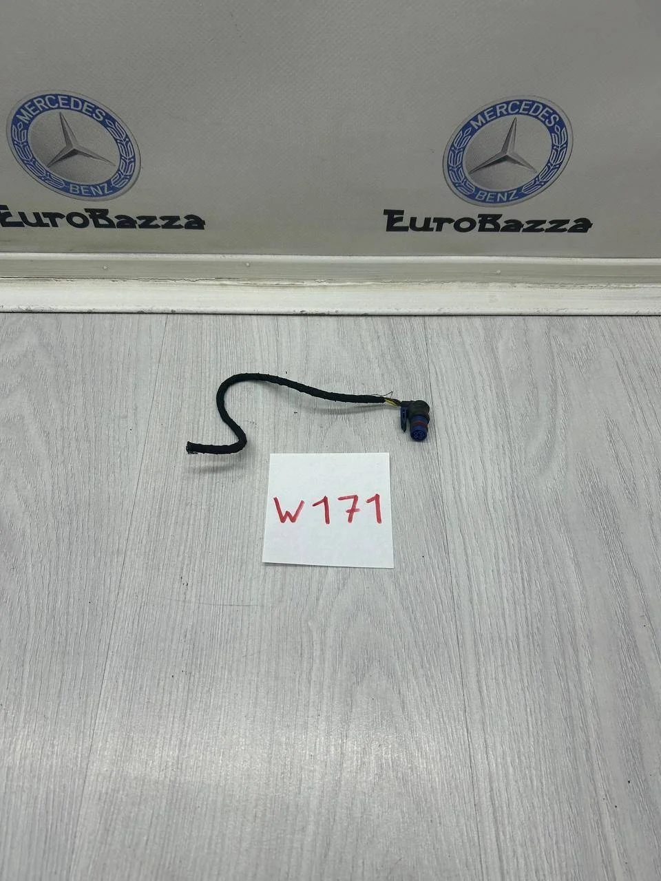 Штекер проводки парктроника Mercedes R171