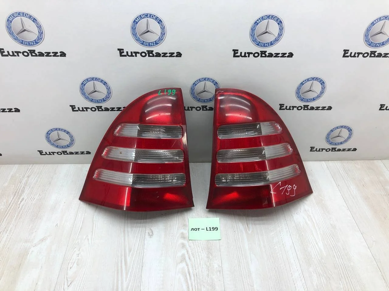 Фонарь задний Mercedes W203 Wagon