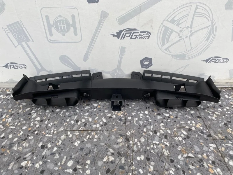 Воздуховод на передней панели Mercedes-benz GLK X204