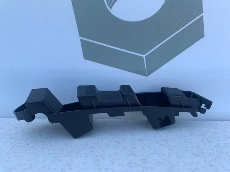 Кронштейн заднего бампера левый верхний Mercedes-benz W205