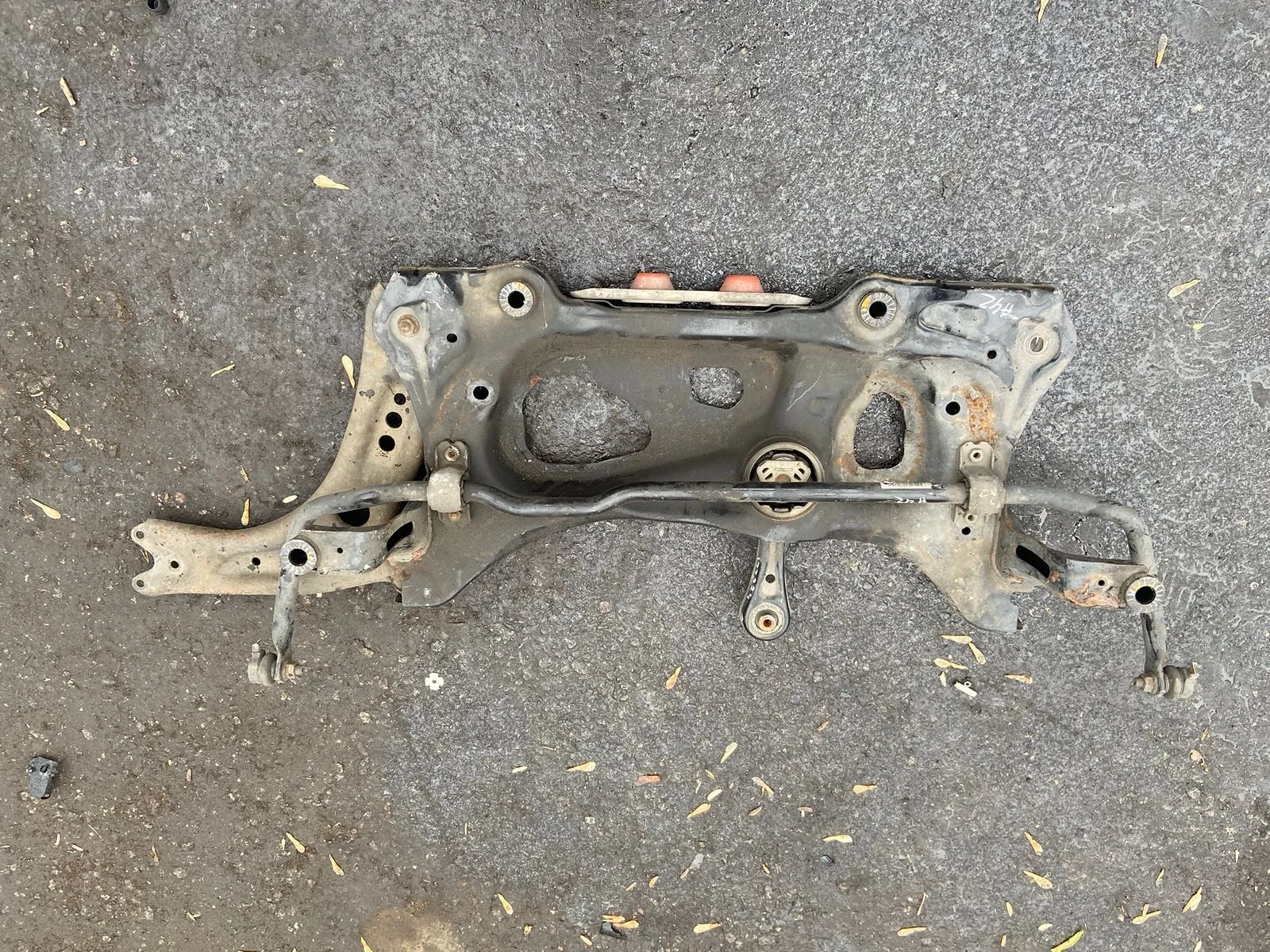 Подушка, опора коробки передач AUDI A3, SKODA OCTAVIA A7, VOLKSWAGEN GOLF 7 2013- задняя б/у A3(2013-;OCTAVIA A7(2013-;GOLF 7(2013-