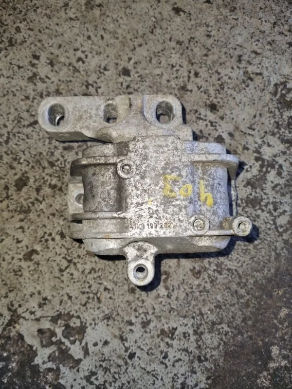 Опора двс Volkswagen Passat 2012 365