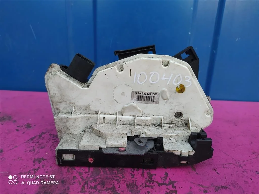 Замок двери задний правый VW Tiguan 5N0839016B