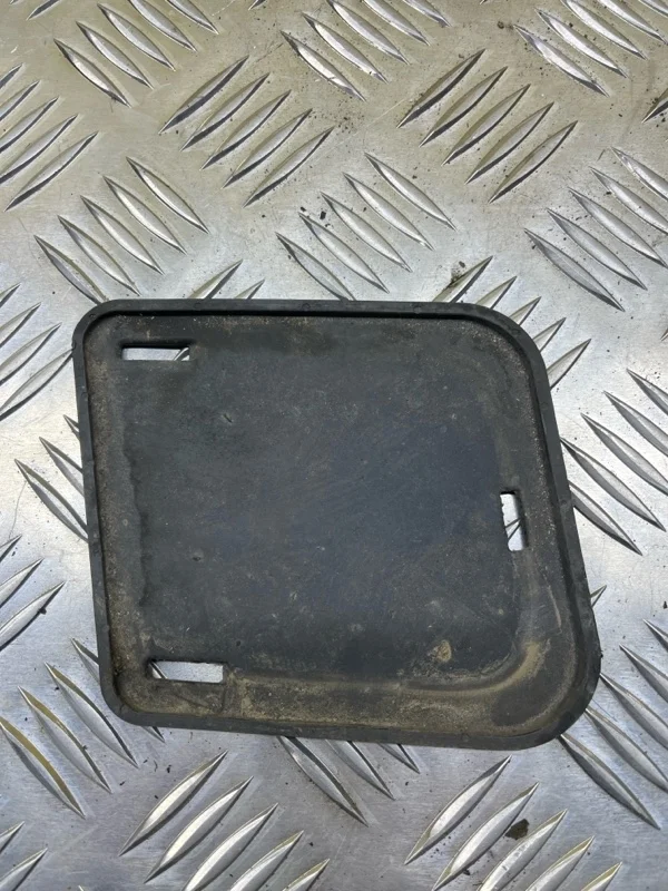 Заглушка (решетка) в бампер Toyota Land Cruiser Prado 120 (2002-2009) 2007 5212360040 ВНЕДОРОЖНИК 3.0 D 1KDFTV