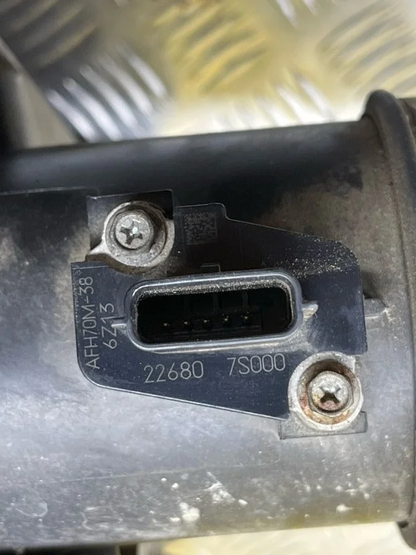 Расходомер воздуха Nissan Navara (D40) 2004-2015 2007 226807S000 ПИКАП 2.5 D YD25DDTI