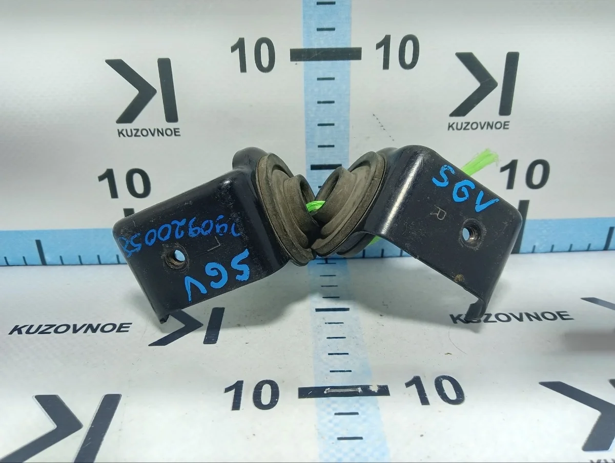 Подушка радиатора резиновая Suzuki Grand Vitara 2008 JT