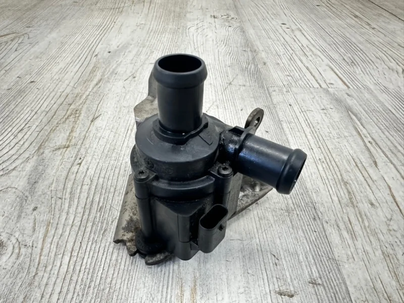 Насос системы охлаждения Audi Q7 S-line 2019 4M