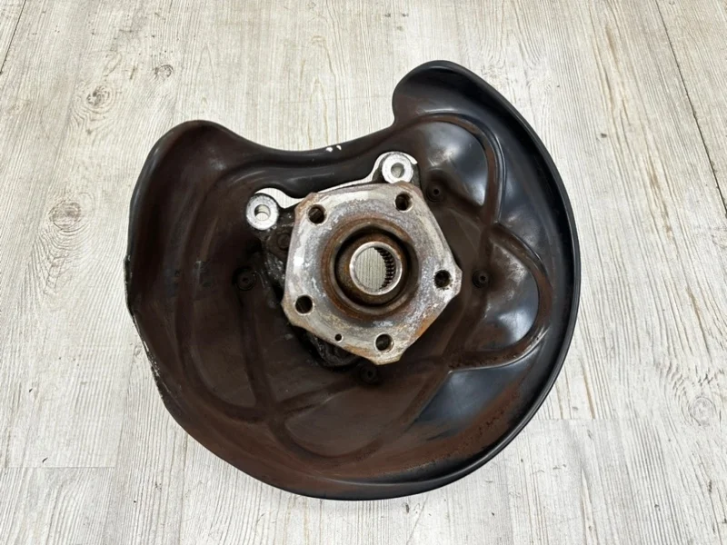 Кулак поворотный со ступицей Audi Q7 S-line 2019 4M