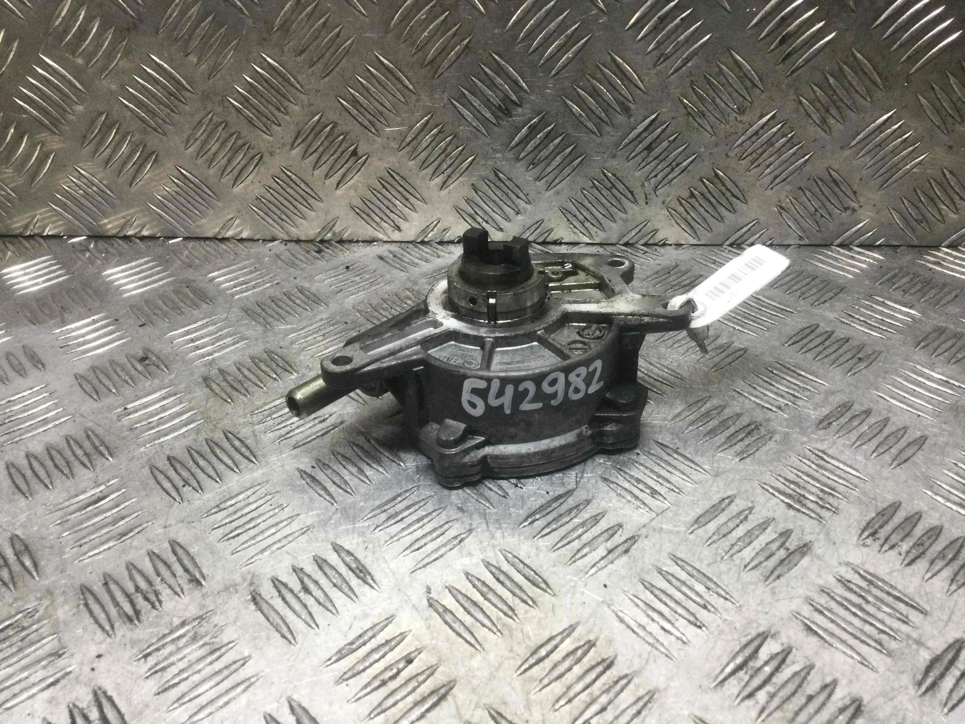 Насос вакуумный Chrysler 300C 1 поколение (2005-2011) дизель 3.0 CDI Автомат Седан