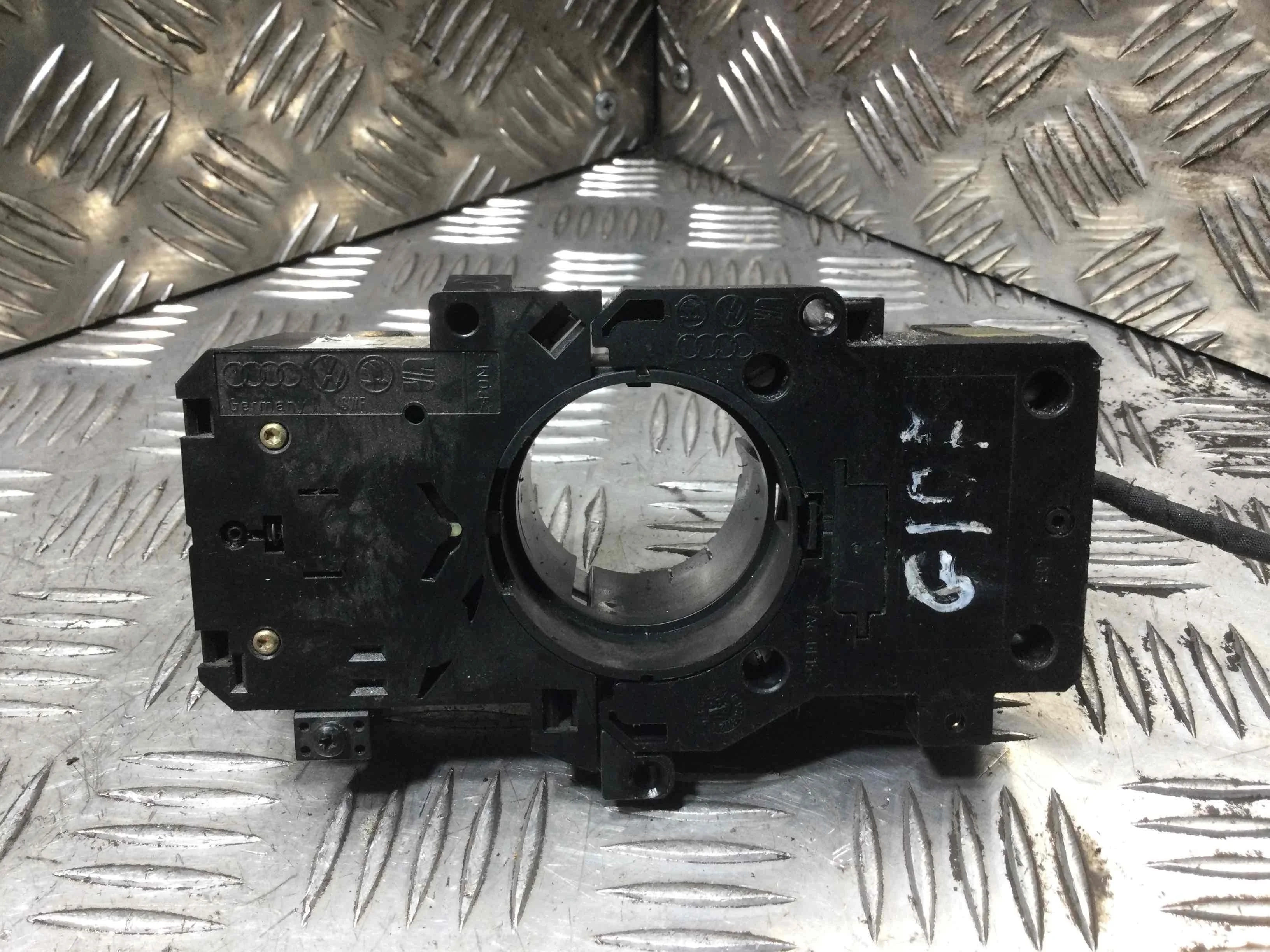 Переключатель подрулевой (стрекоза) Volkswagen Sharan 1 поколение (1995-2000) дизель 1.9 TD Механика Минивэн