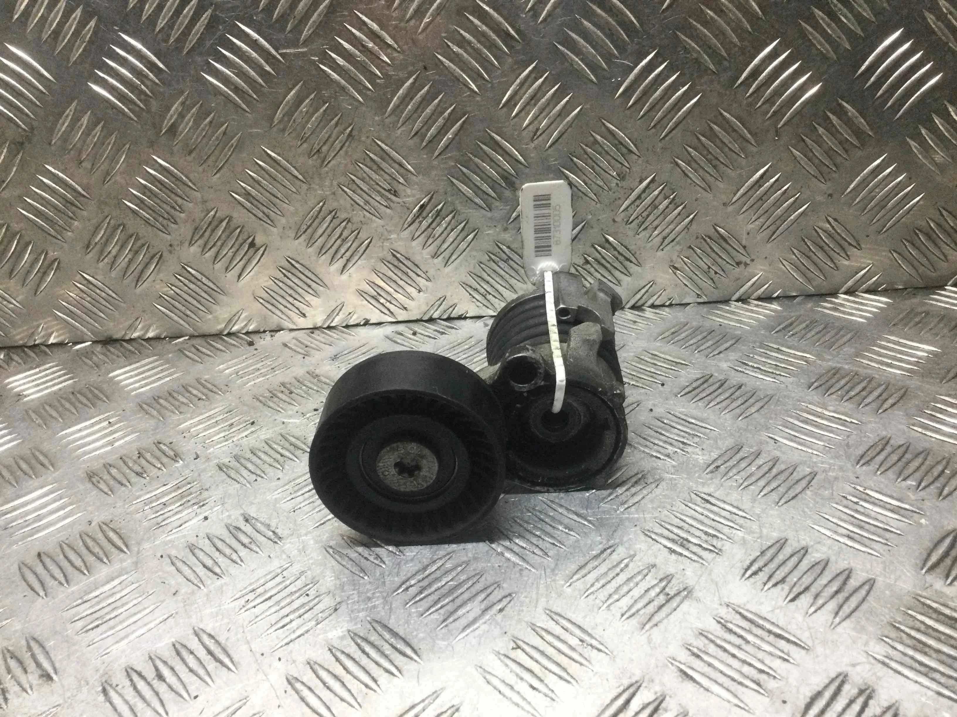 Натяжитель ремня генератора Volkswagen Polo 4 поколение (2001-2005) бензин 1.2 i Механика Х/б