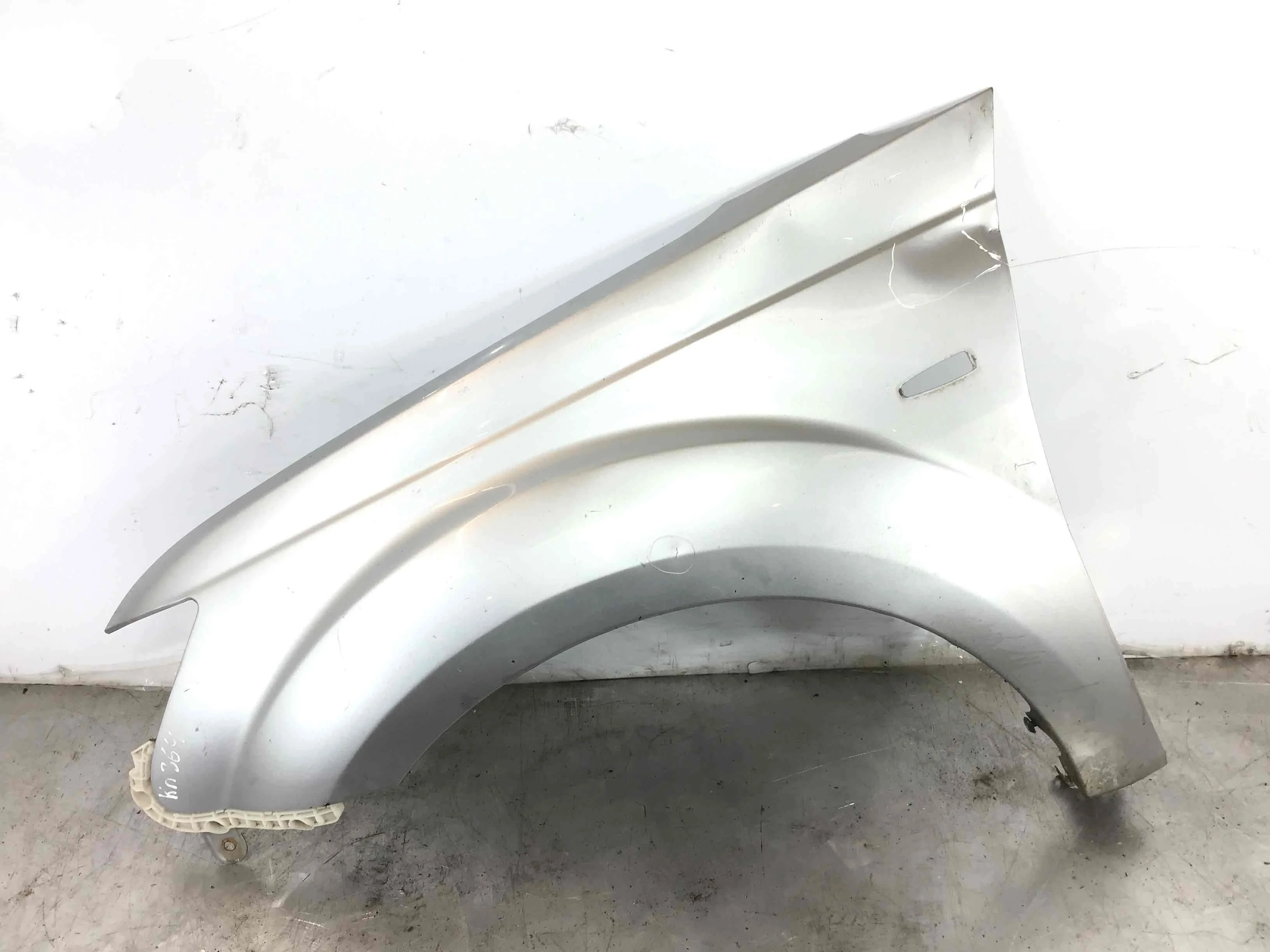 Крыло переднее левое Mitsubishi Outlander XL (2007-2010) дизель 2.0 DID Механика Кроссовер