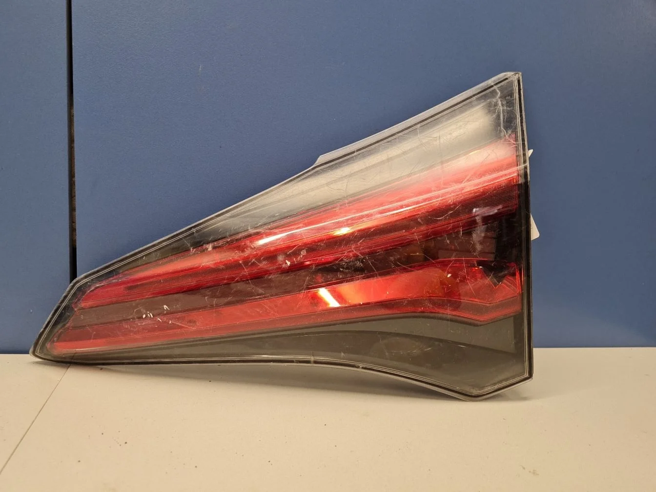 Фонарь в крышку правый для Toyota RAV 4 2013-2019