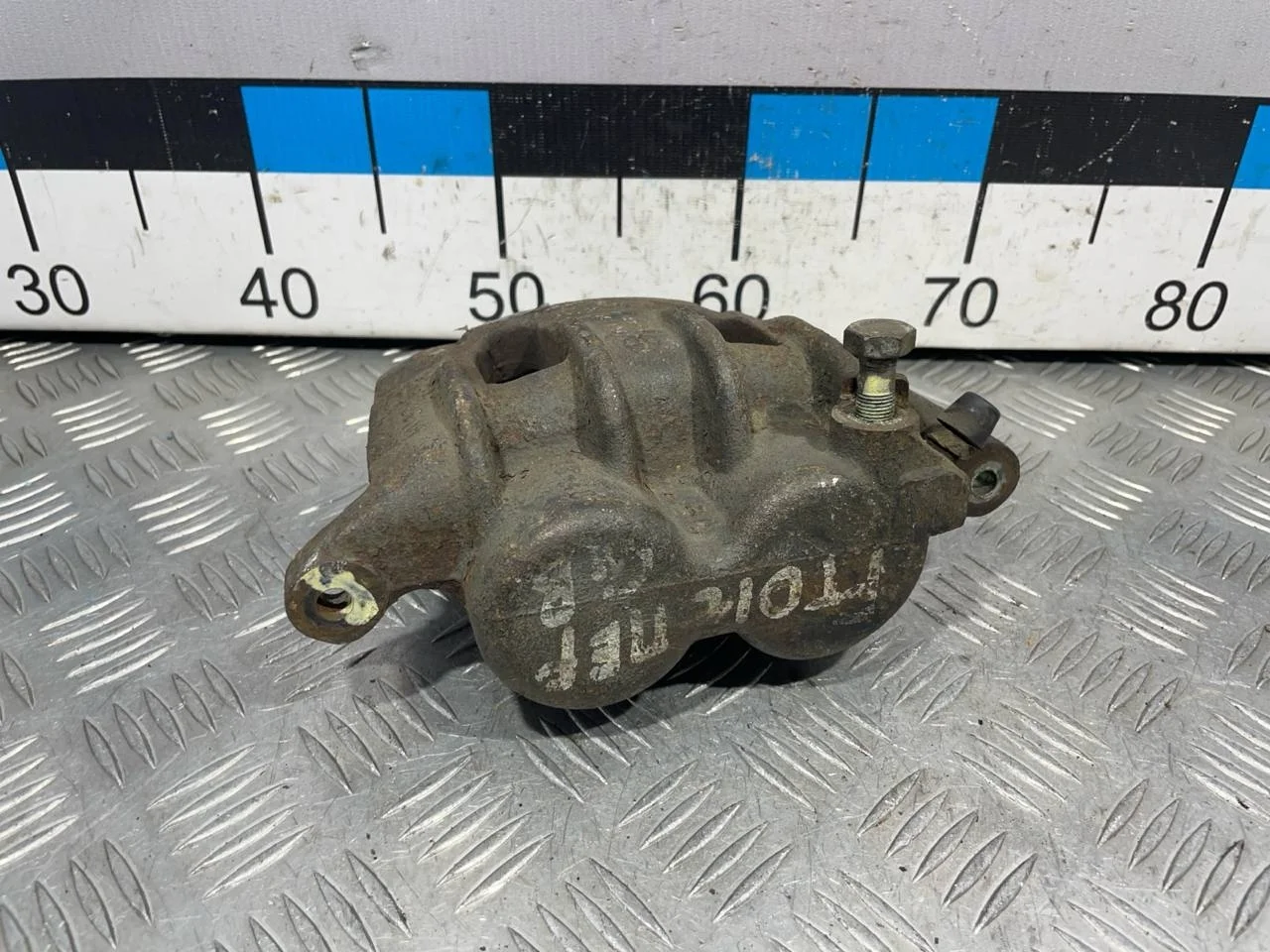 [Б/У] Суппорт тормозной передний правый Ford Transit FA 2000-2006 [Код: 00331083 ]