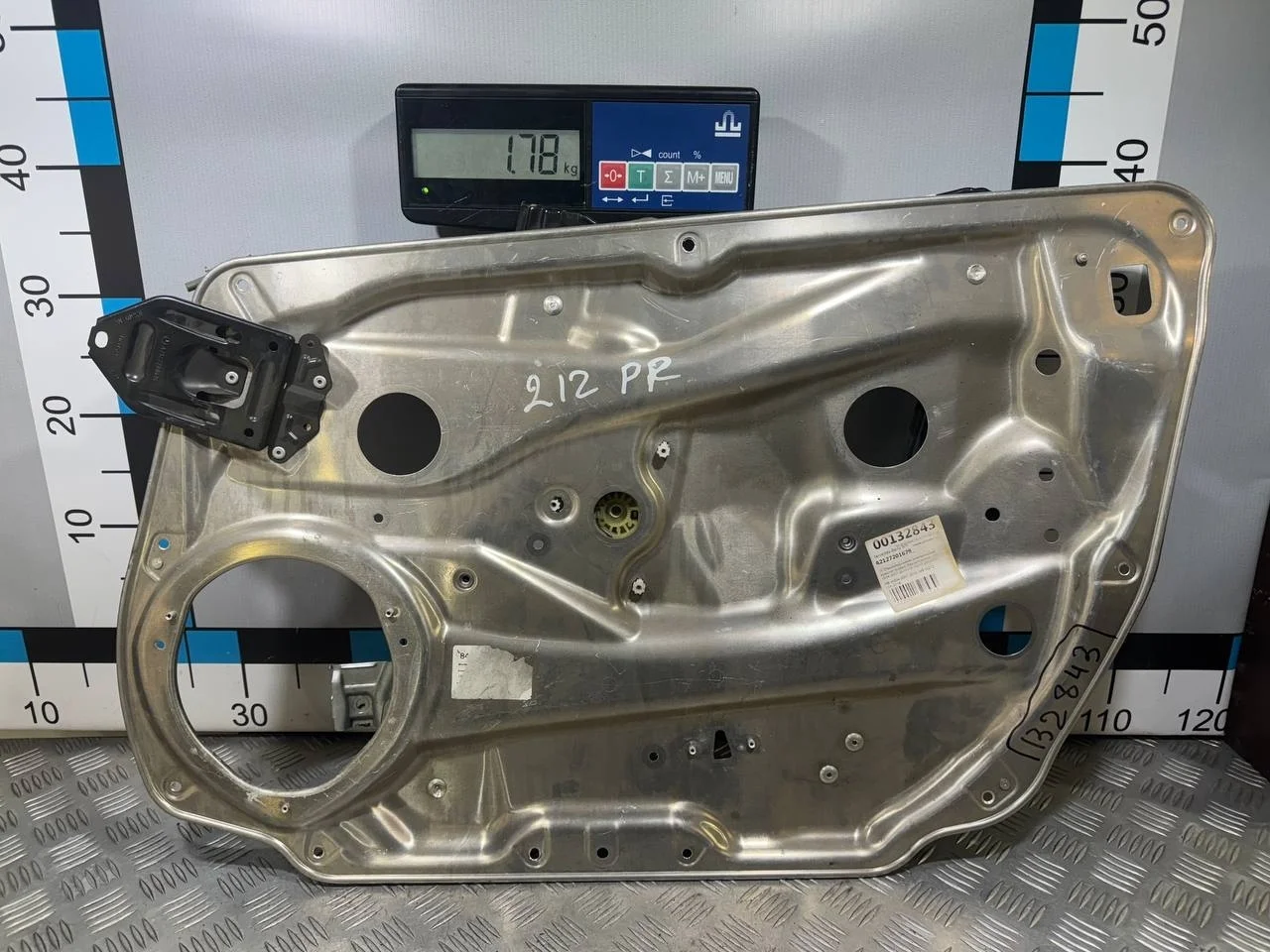 [Б/У] Стеклоподъемник передний правый W204 [Код: 00510173 ]