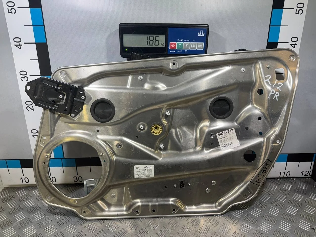 [Б/У] Стеклоподъемник передний правый W204 [Код: 00510178 ]