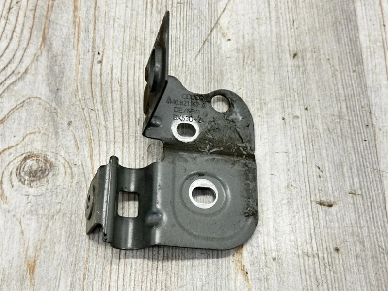 Кронштейн крыла Audi Q7 S-line 2019 4M